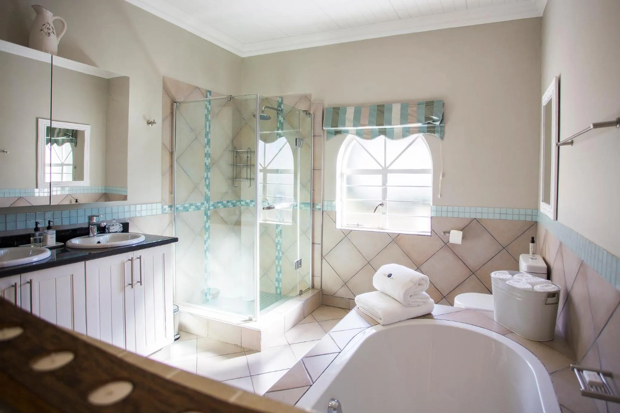 Bathroom in The Browns' Luxury Suites & Cottage