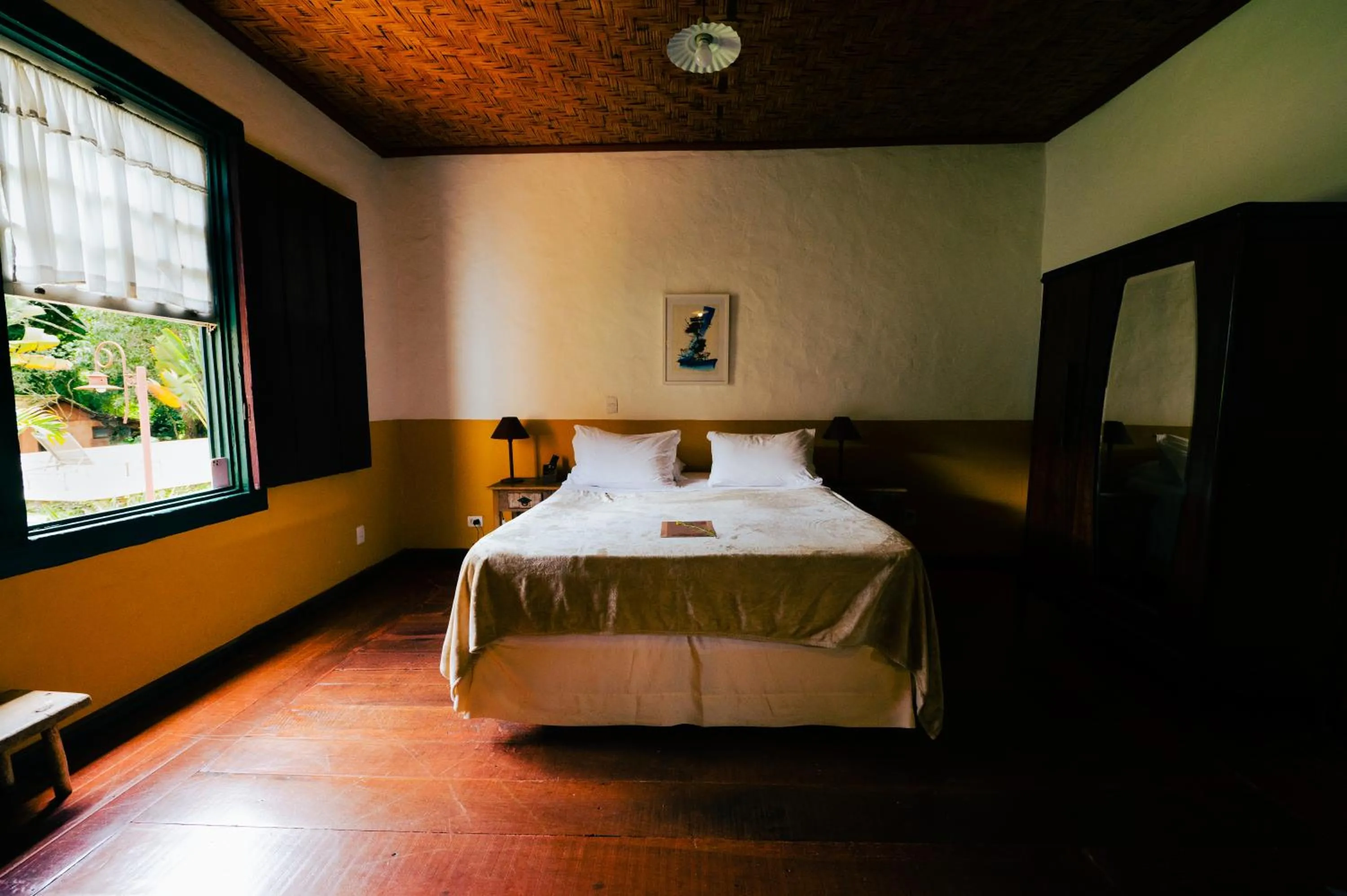 Bedroom, Bed in Pousada d'Oleo de Guignard