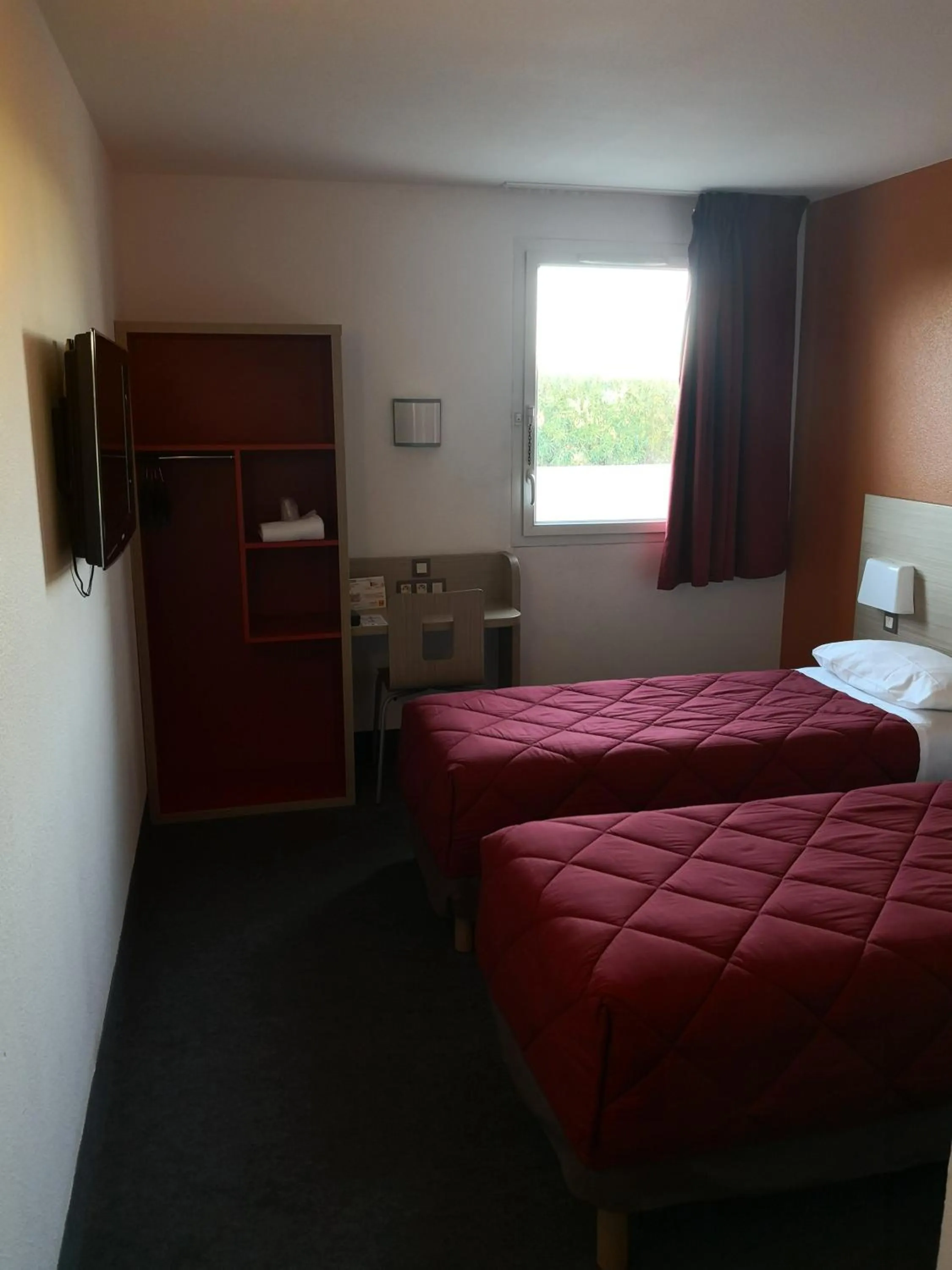 Photo of the whole room, Bed in Première Classe Istres