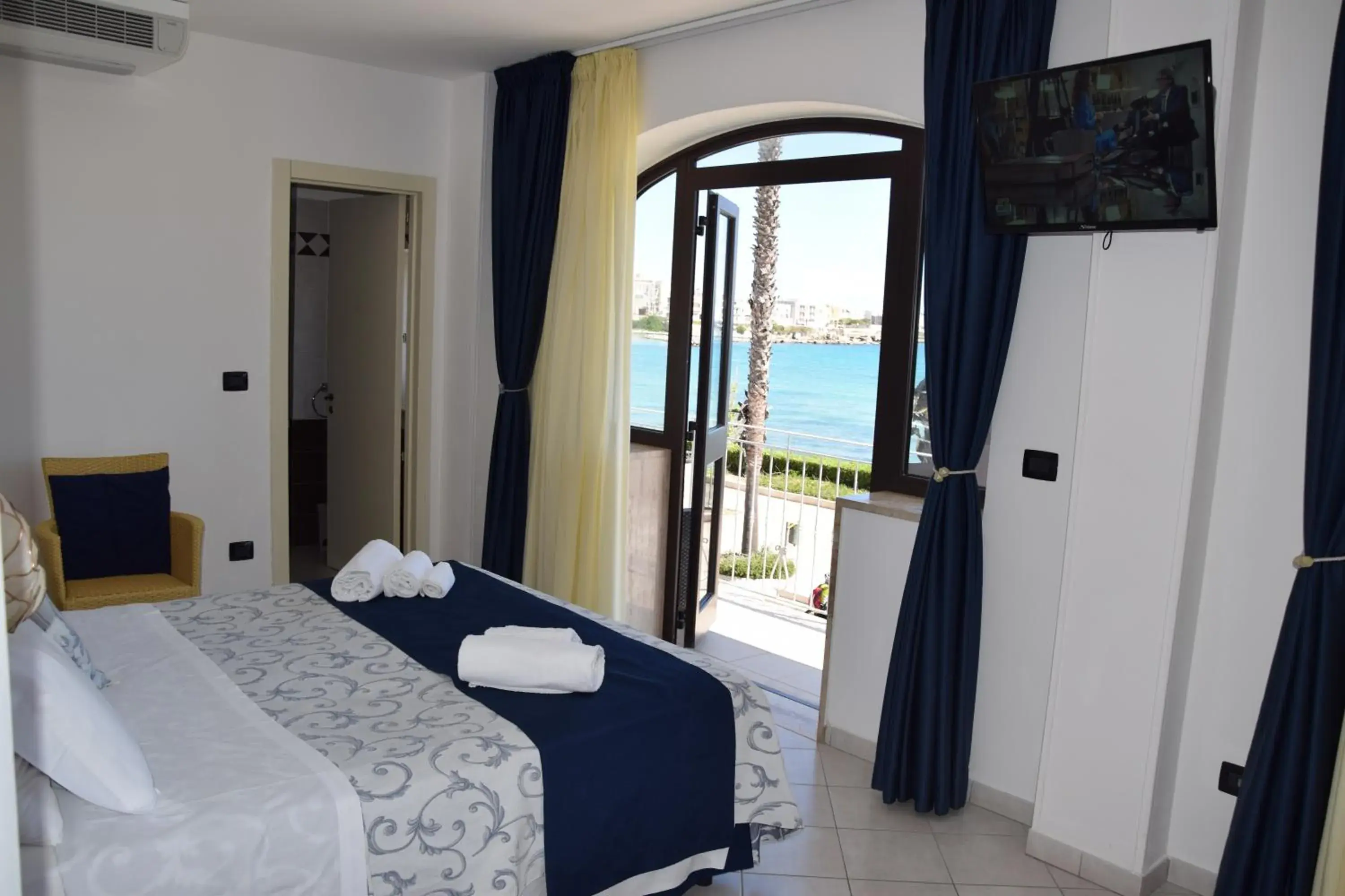 Superior Suite with Sea View in Hotel Profumo Di Mare Superior Suite with Sea View in Hotel Profumo Di Mare