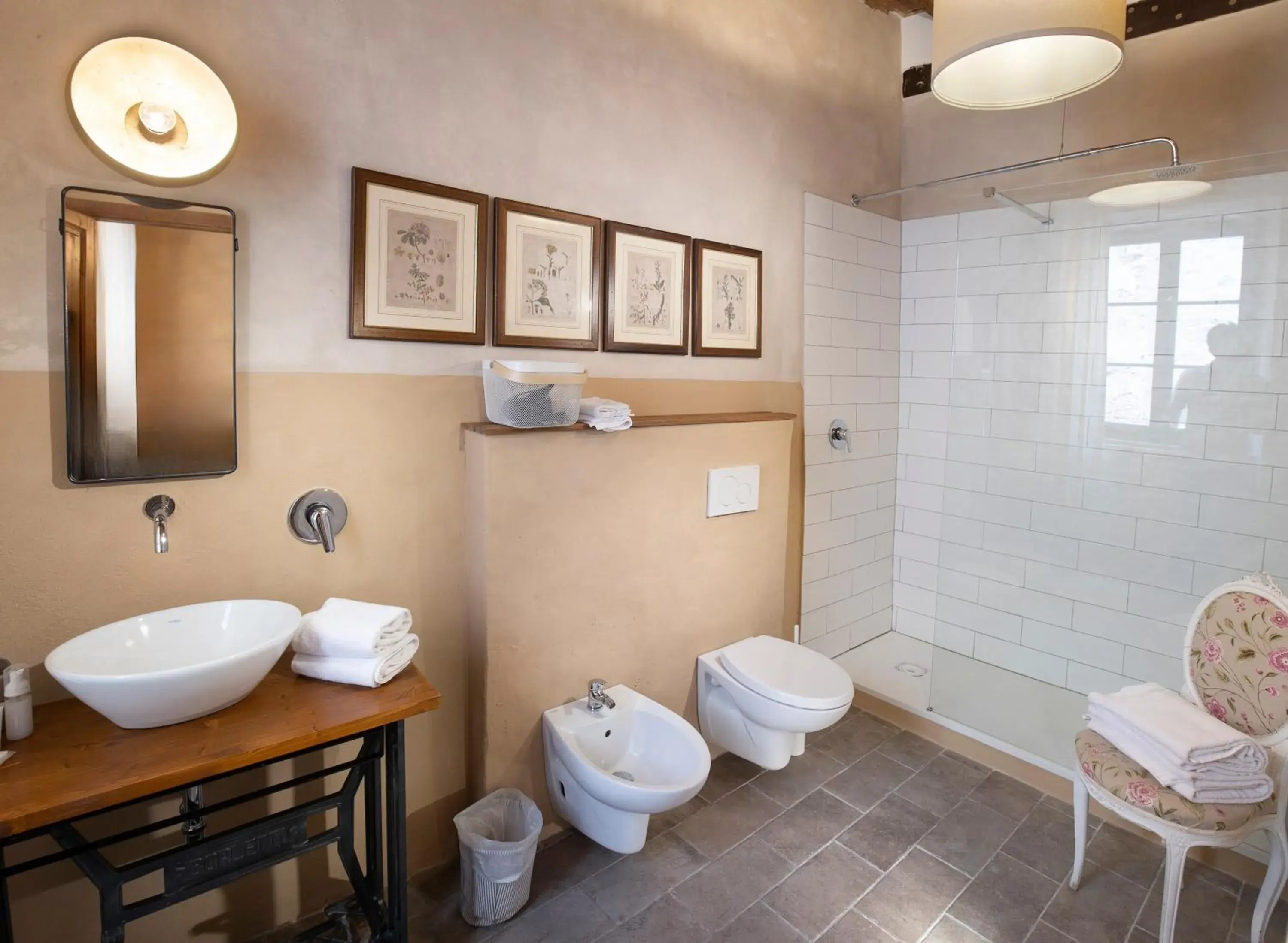 Double Room with Private Bathroom in al CAVOUR 21 Double Room with Private Bathroom in al CAVOUR 21