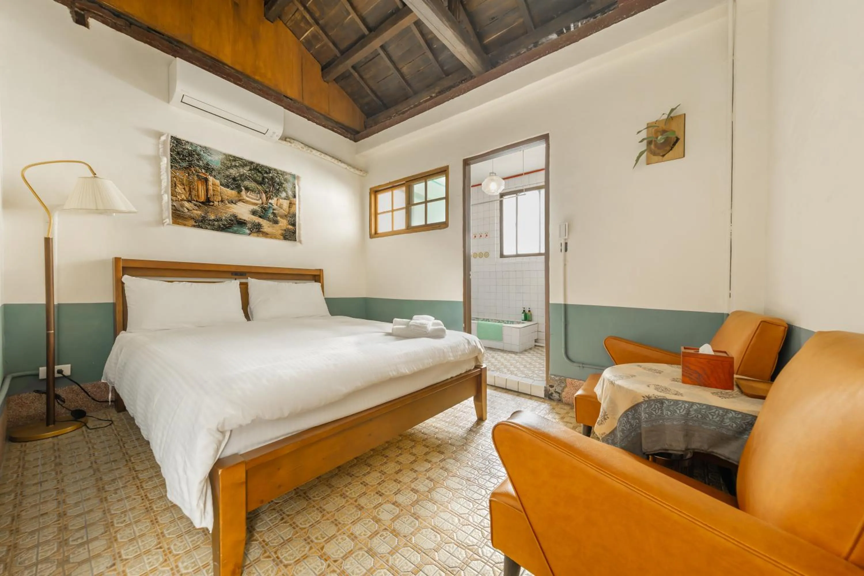 Superior Double Room in Neat Hostel