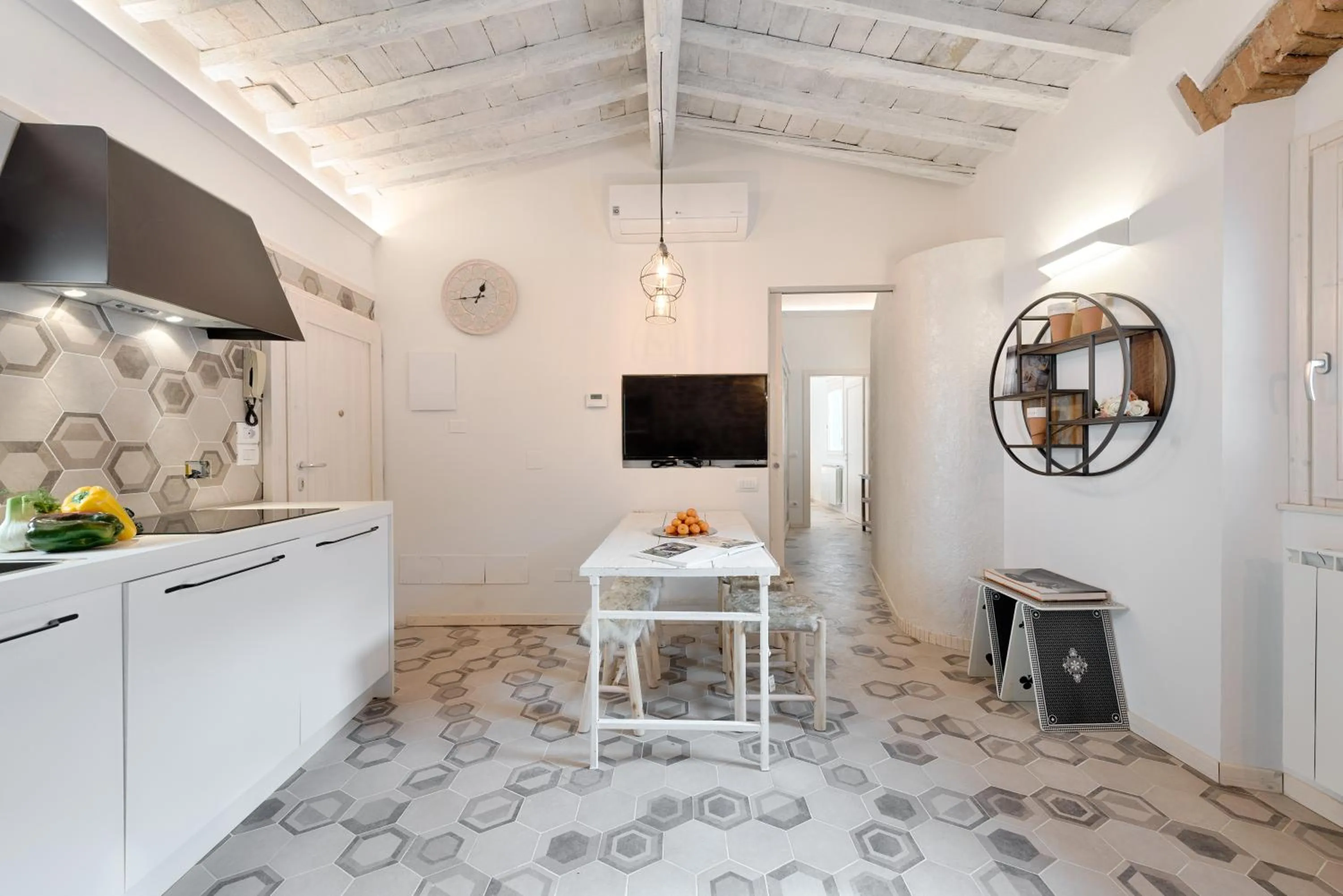 Kitchen or kitchenette in Giglio Oro by Mmega