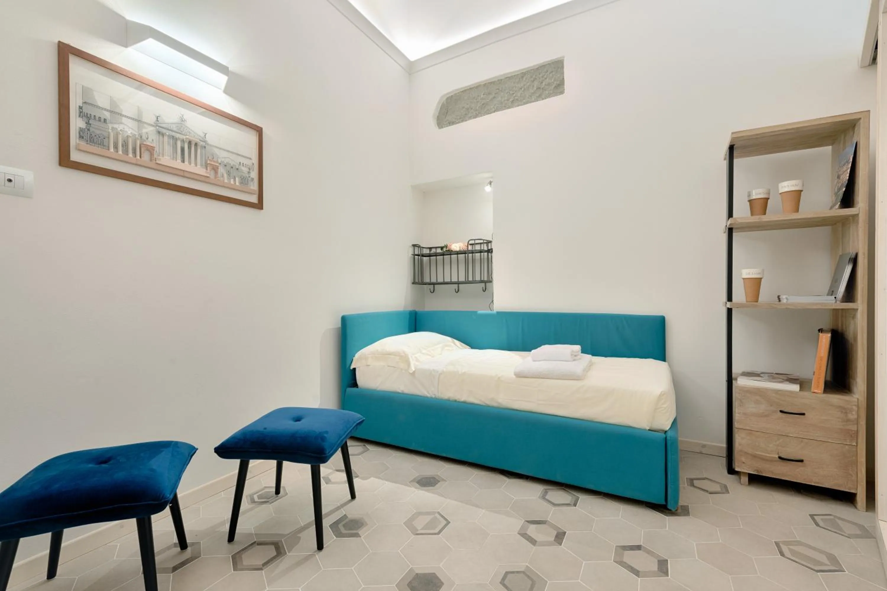 Bed in Giglio Oro by Mmega