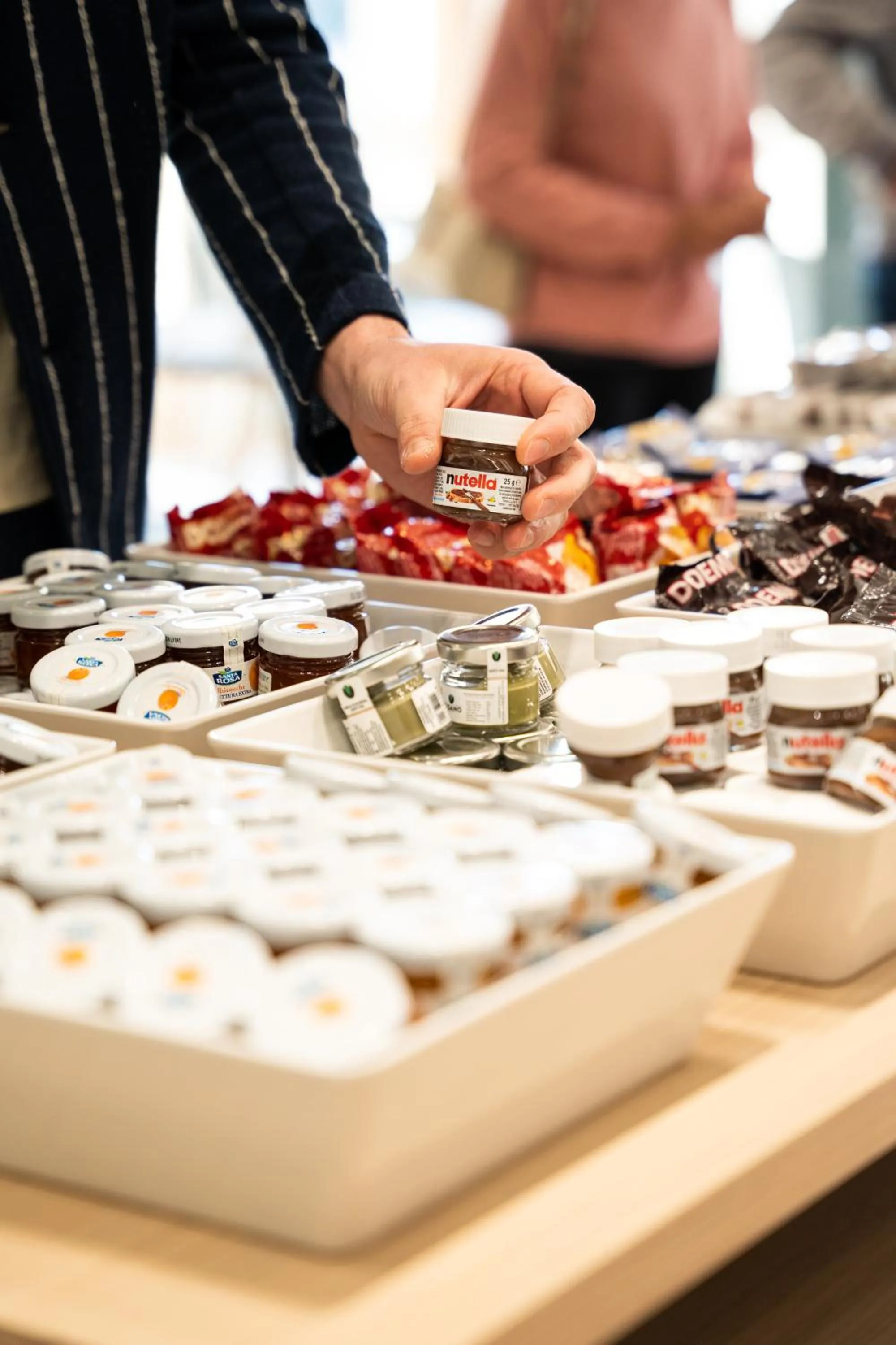 Restaurant/places to eat in Unique Hotel