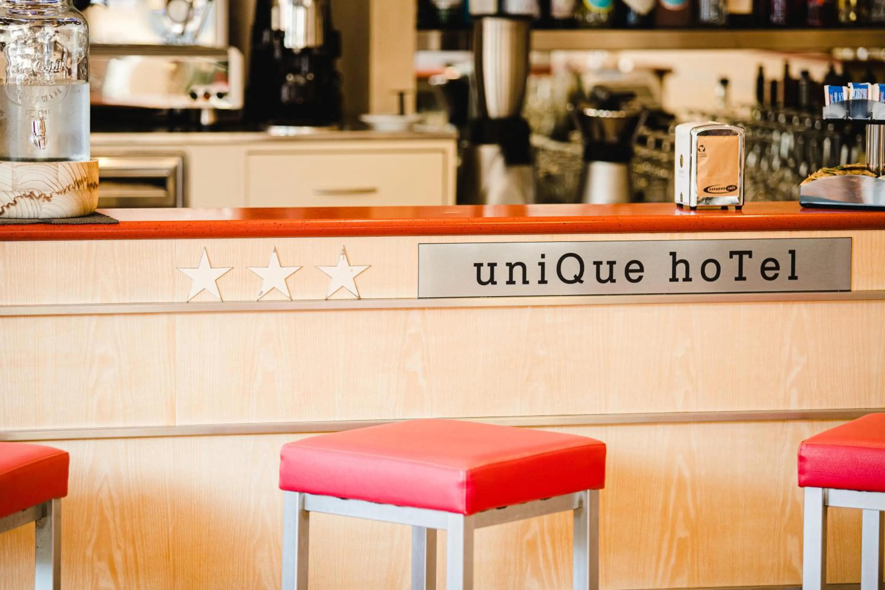 Lounge or bar in Unique Hotel