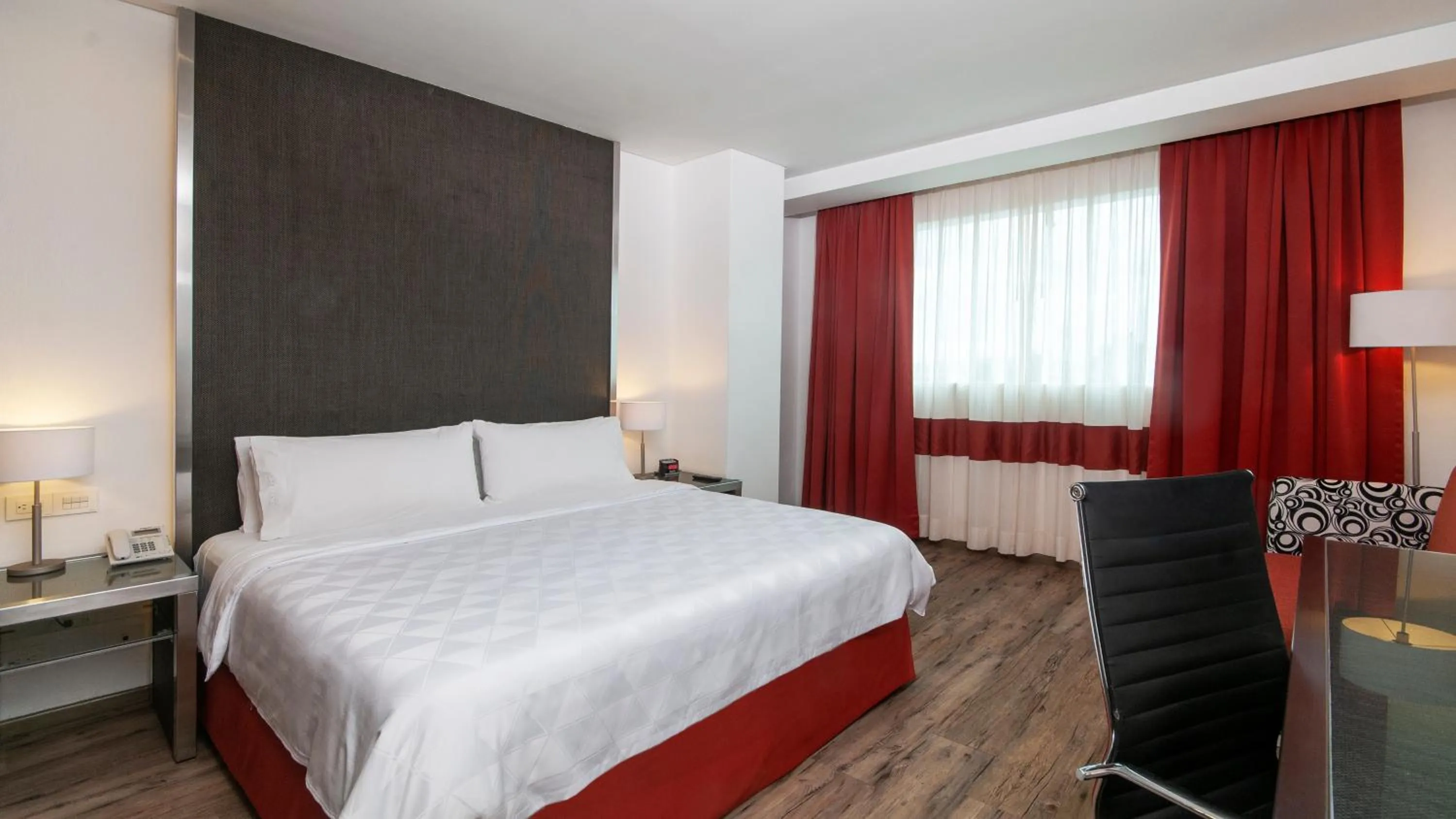 Bed in Holiday Inn Mexico Zona Centro by IHG