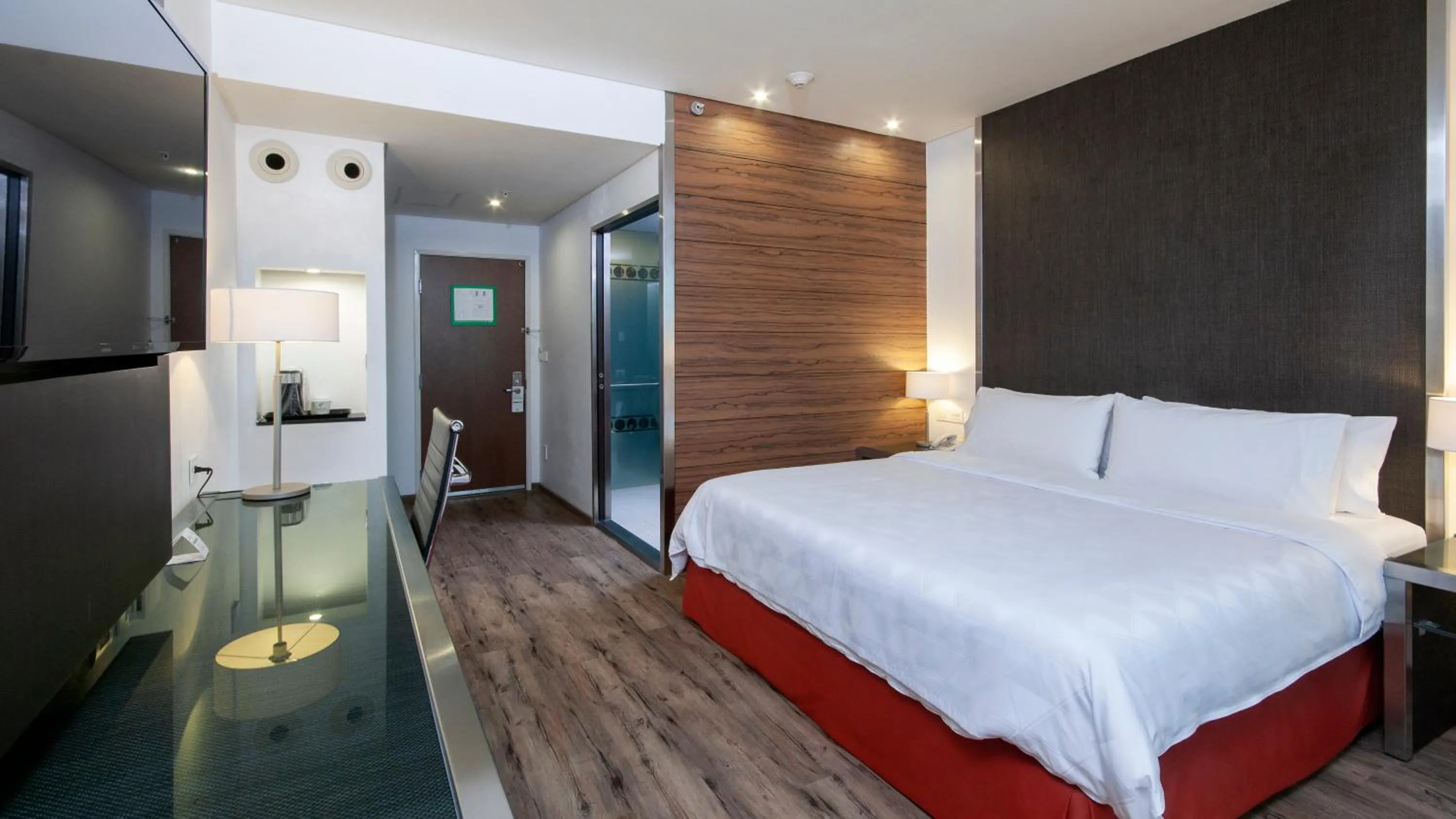 Bed in Holiday Inn Mexico Zona Centro by IHG