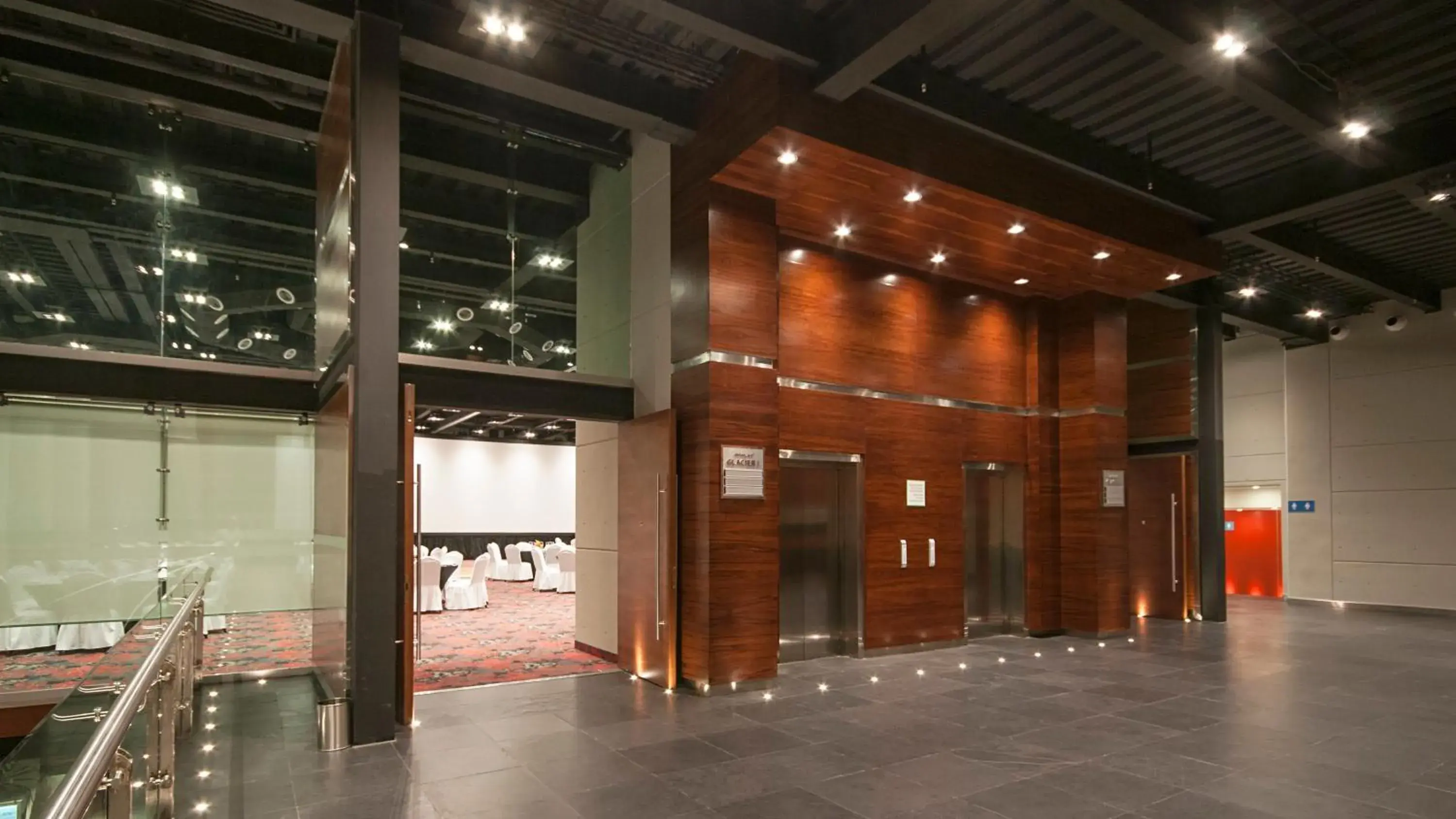 Restaurant/places to eat in Holiday Inn Mexico Zona Centro by IHG Restaurant/places to eat in Holiday Inn Mexico Zona Centro by IHG