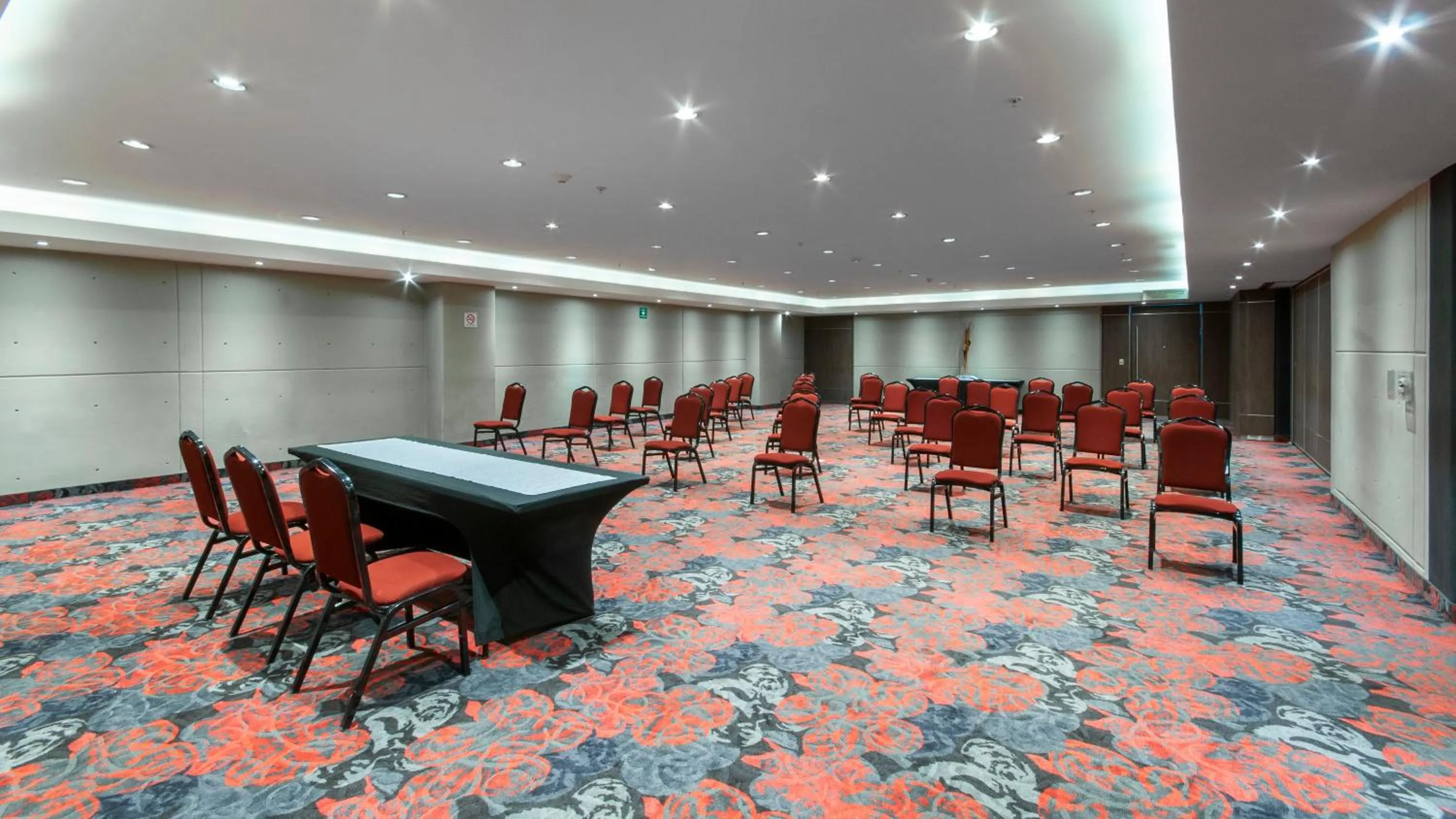 Meeting/conference room in Holiday Inn Mexico Zona Centro by IHG