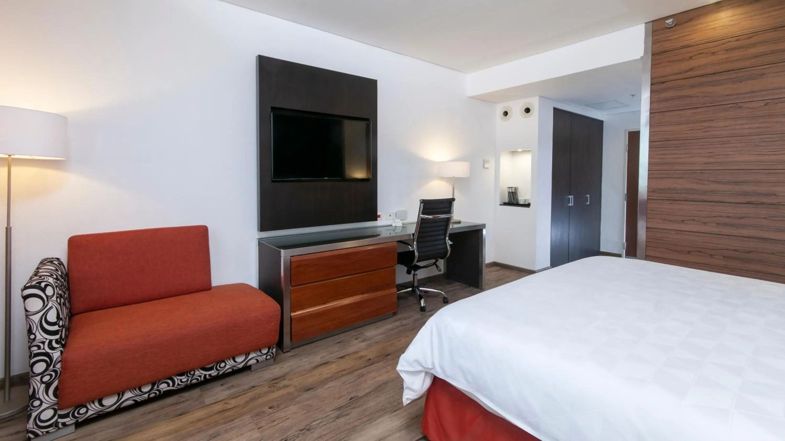 Bed in Holiday Inn Mexico Zona Centro by IHG