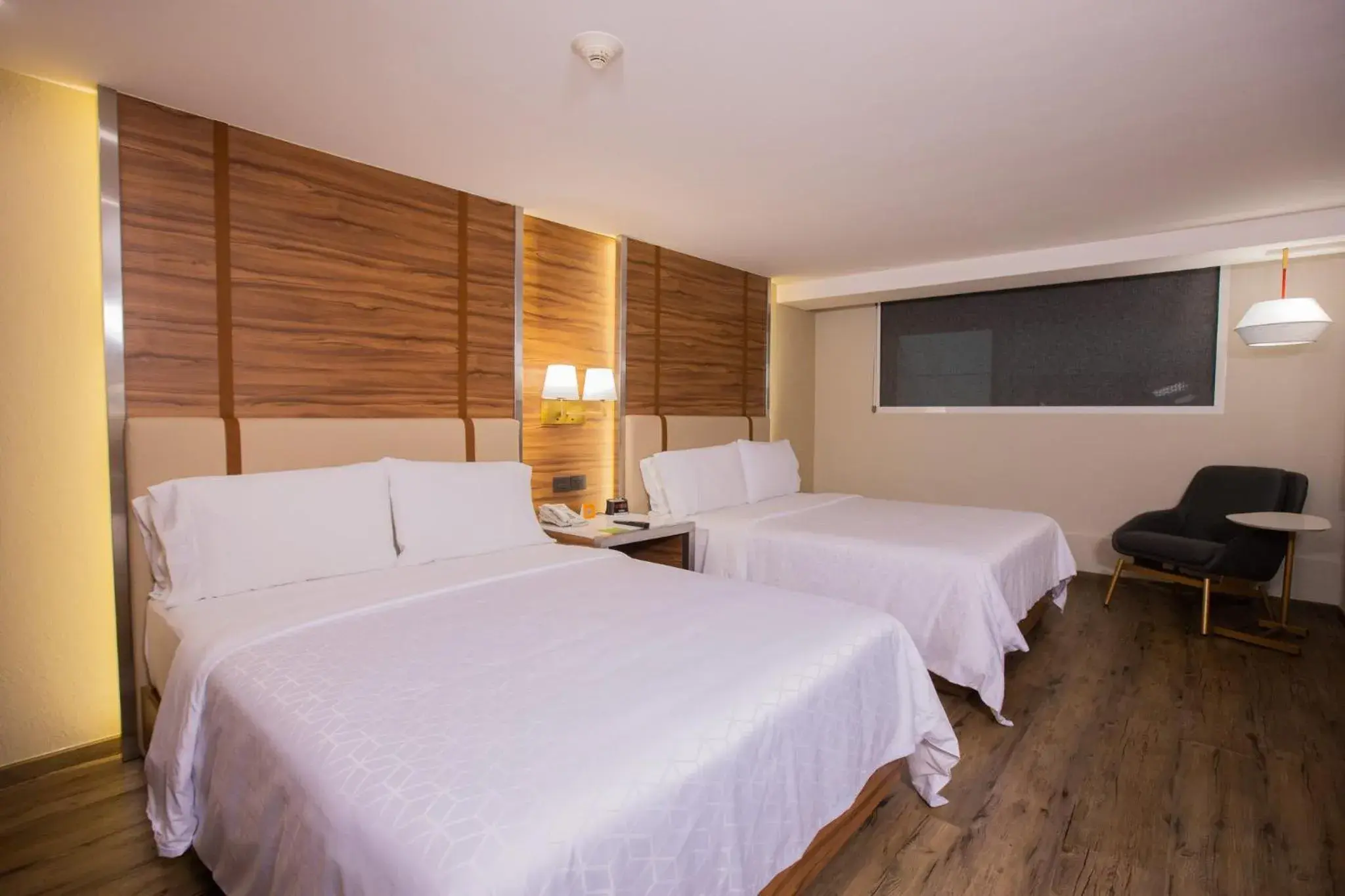 Standard Room with Two Queen Beds in Holiday Inn Mexico Zona Centro by IHG Standard Room with Two Queen Beds in Holiday Inn Mexico Zona Centro by IHG