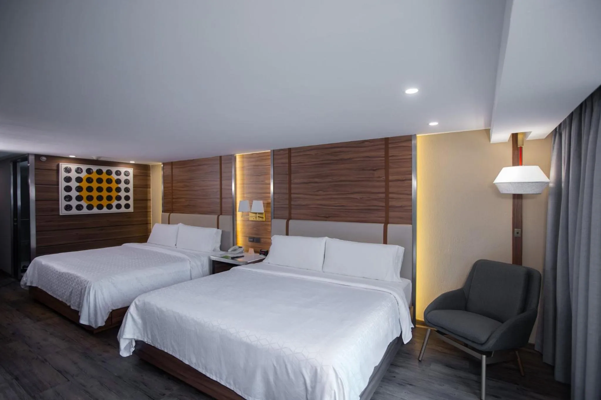Photo of the whole room, Bed in Holiday Inn Mexico Zona Centro by IHG