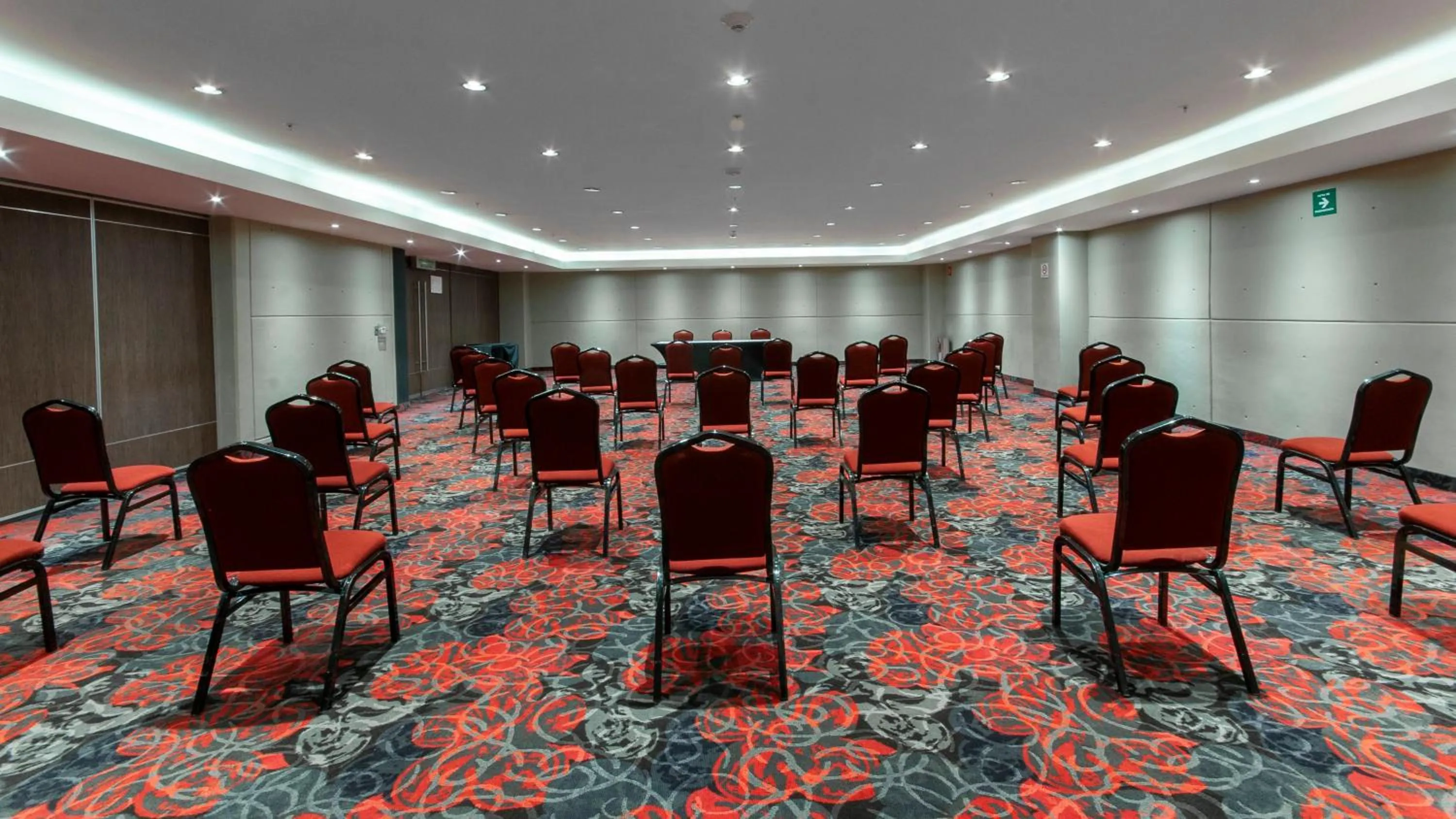 Meeting/conference room in Holiday Inn Mexico Zona Centro by IHG