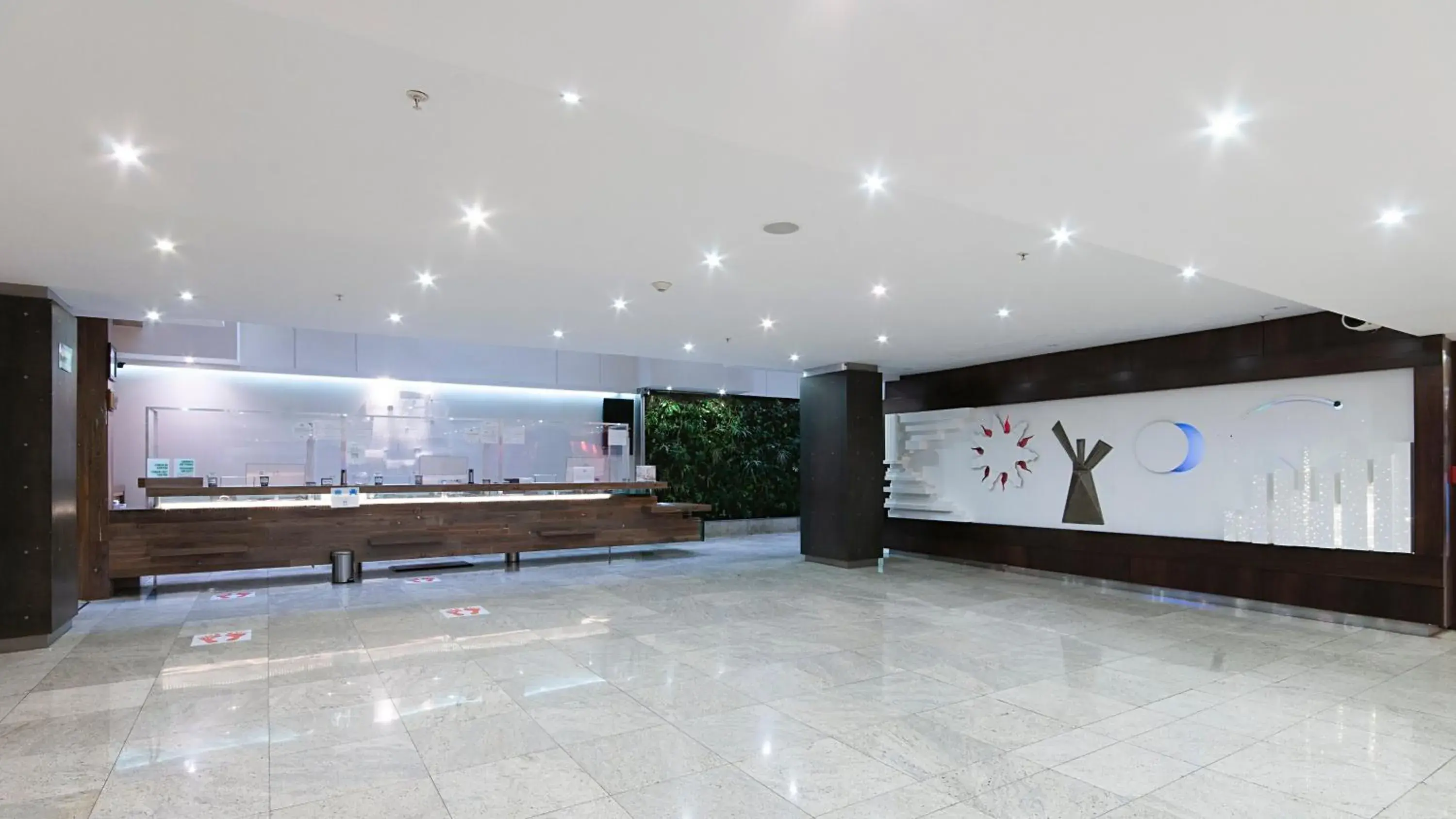Property building in Holiday Inn Mexico Zona Centro by IHG Property building in Holiday Inn Mexico Zona Centro by IHG