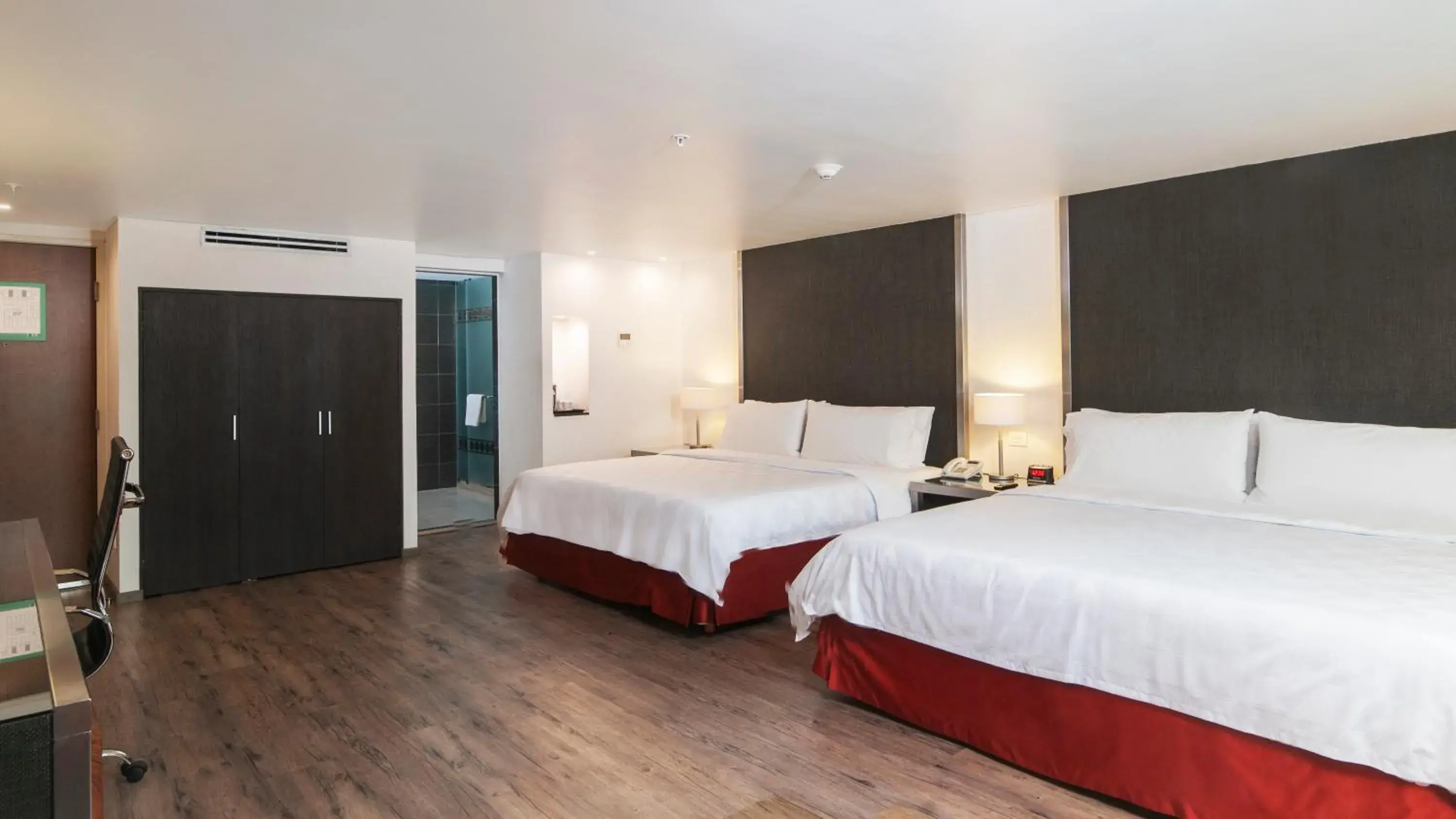 Double Room in Holiday Inn Mexico Zona Centro by IHG Double Room in Holiday Inn Mexico Zona Centro by IHG