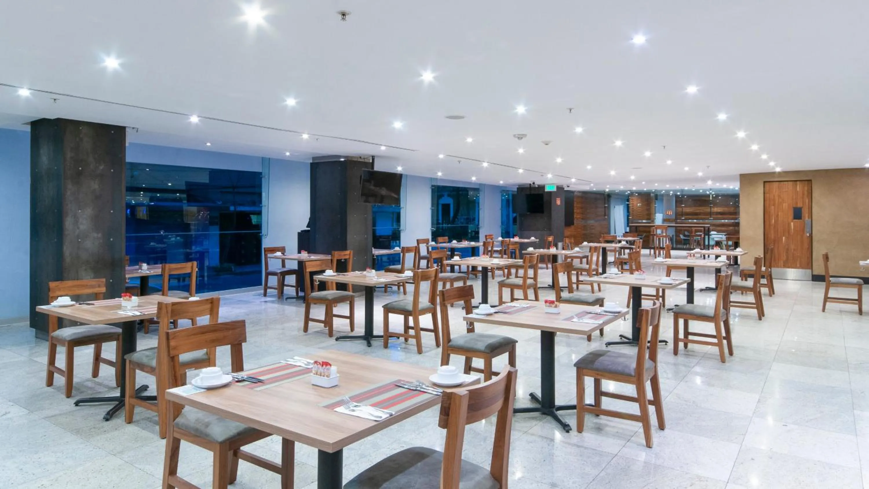Restaurant/places to eat in Holiday Inn Mexico Zona Centro by IHG