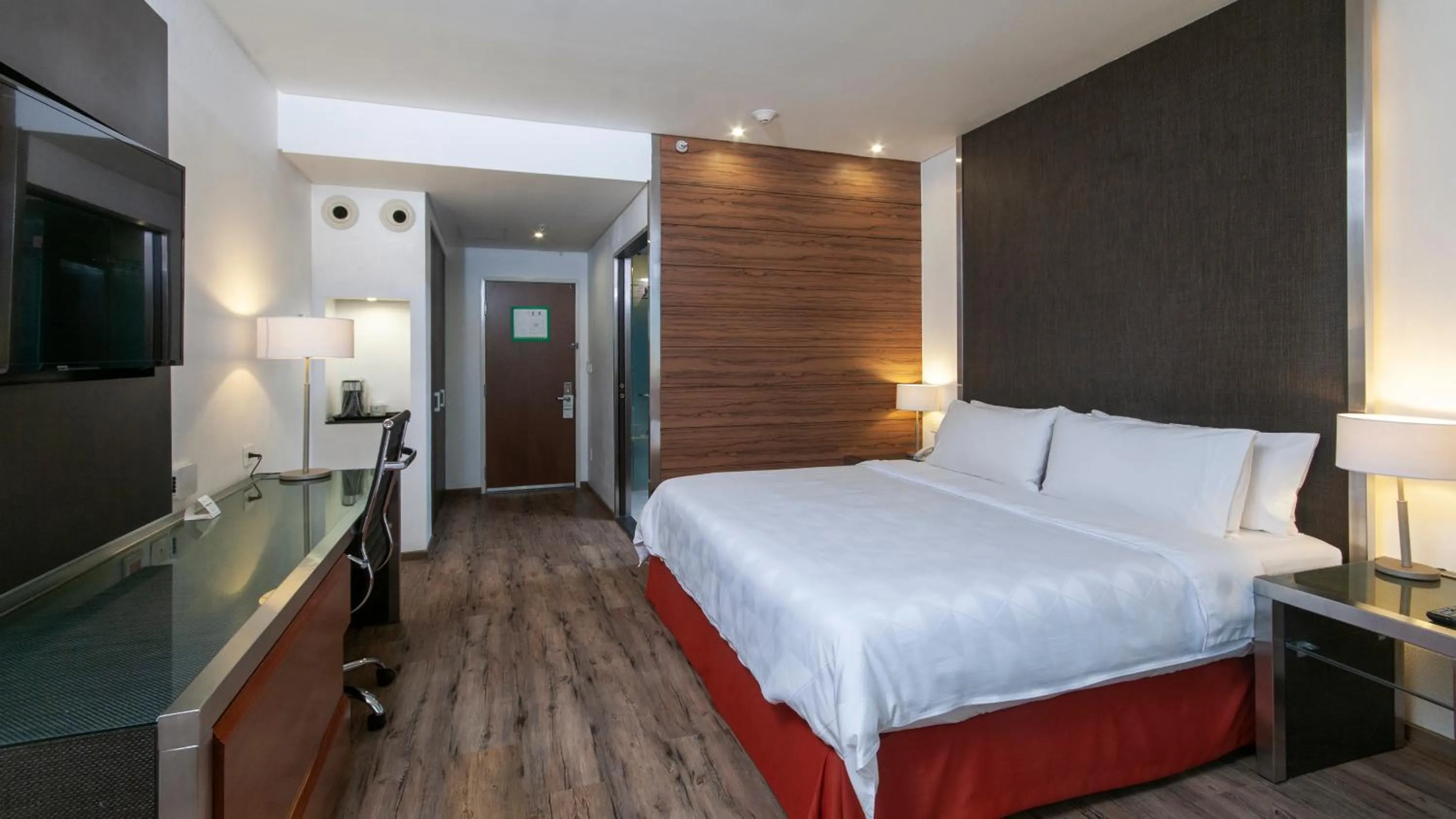 Bed in Holiday Inn Mexico Zona Centro by IHG