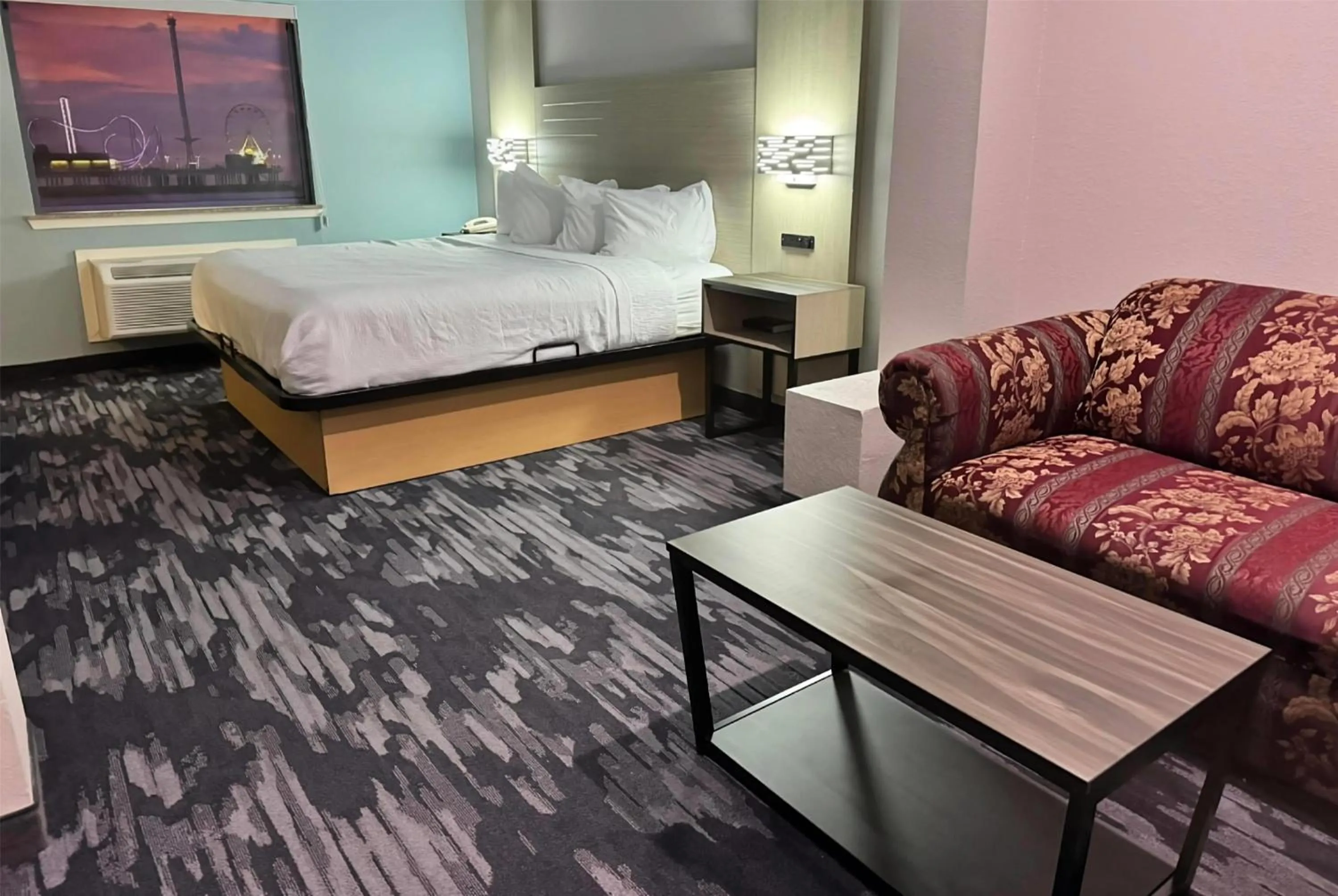 Photo of the whole room, Bed in Baymont by Wyndham Texas City