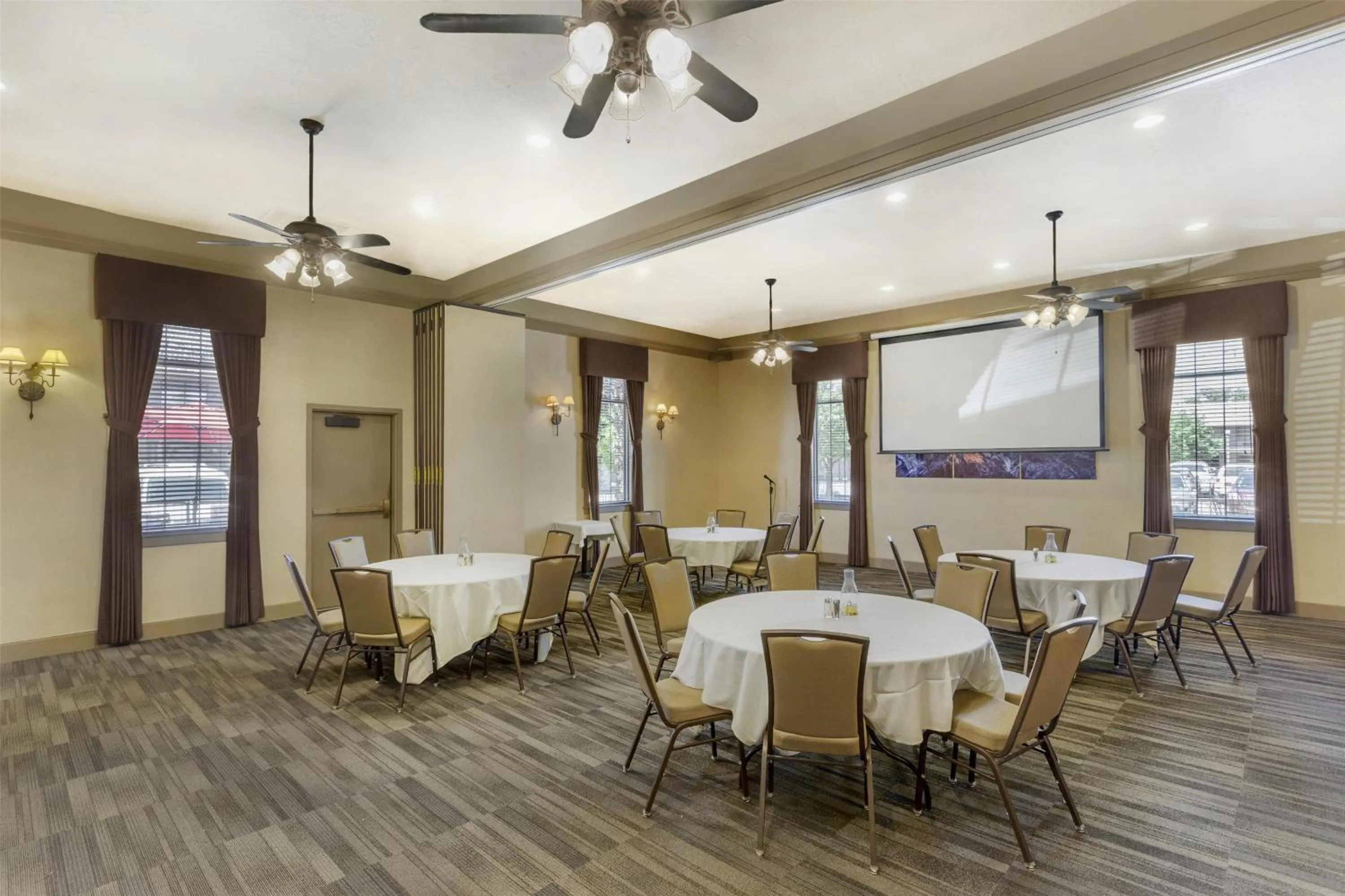 Meeting/conference room in Best Western Plus High Country Inn
