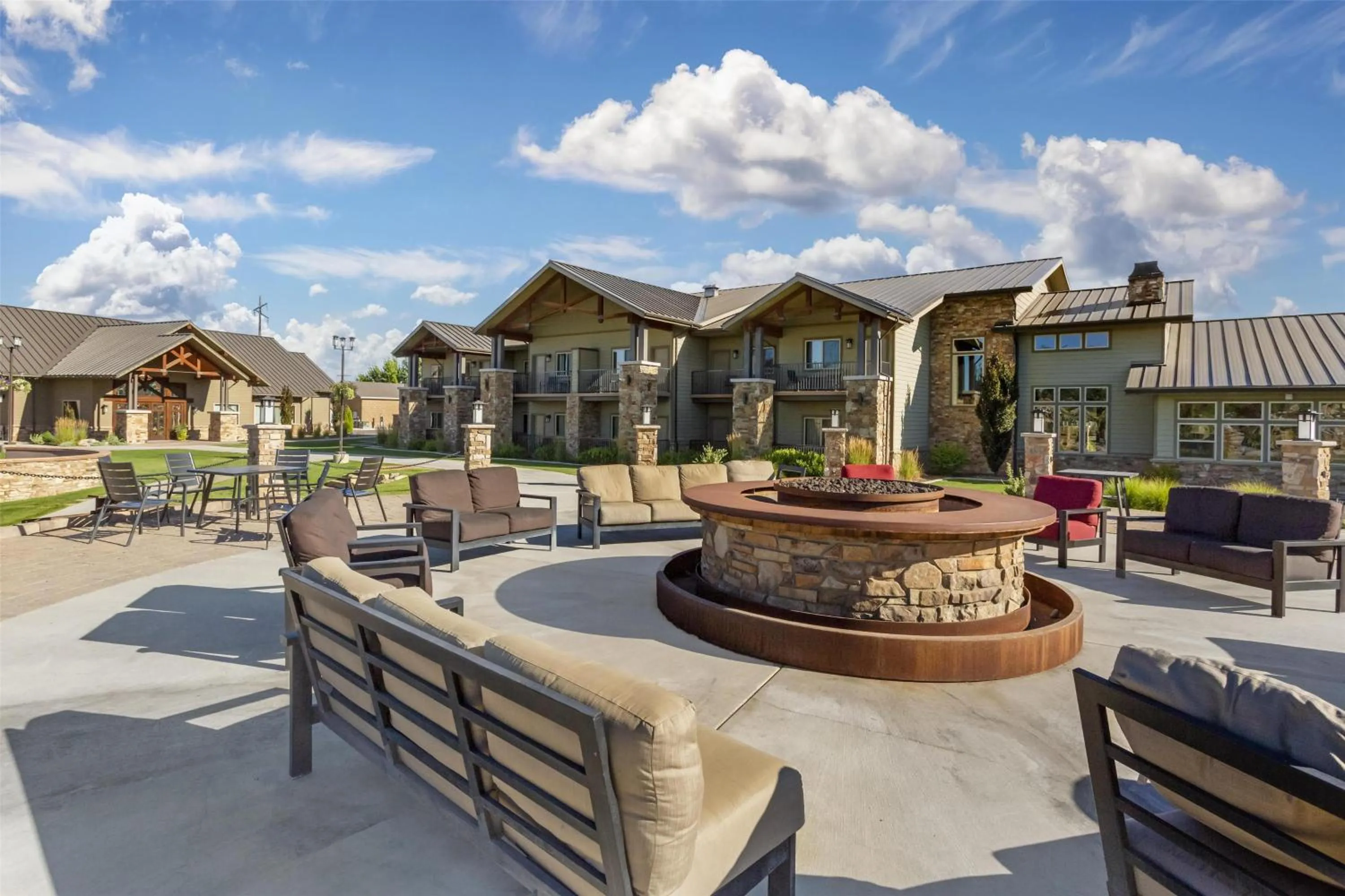 Property building in Best Western Plus High Country Inn