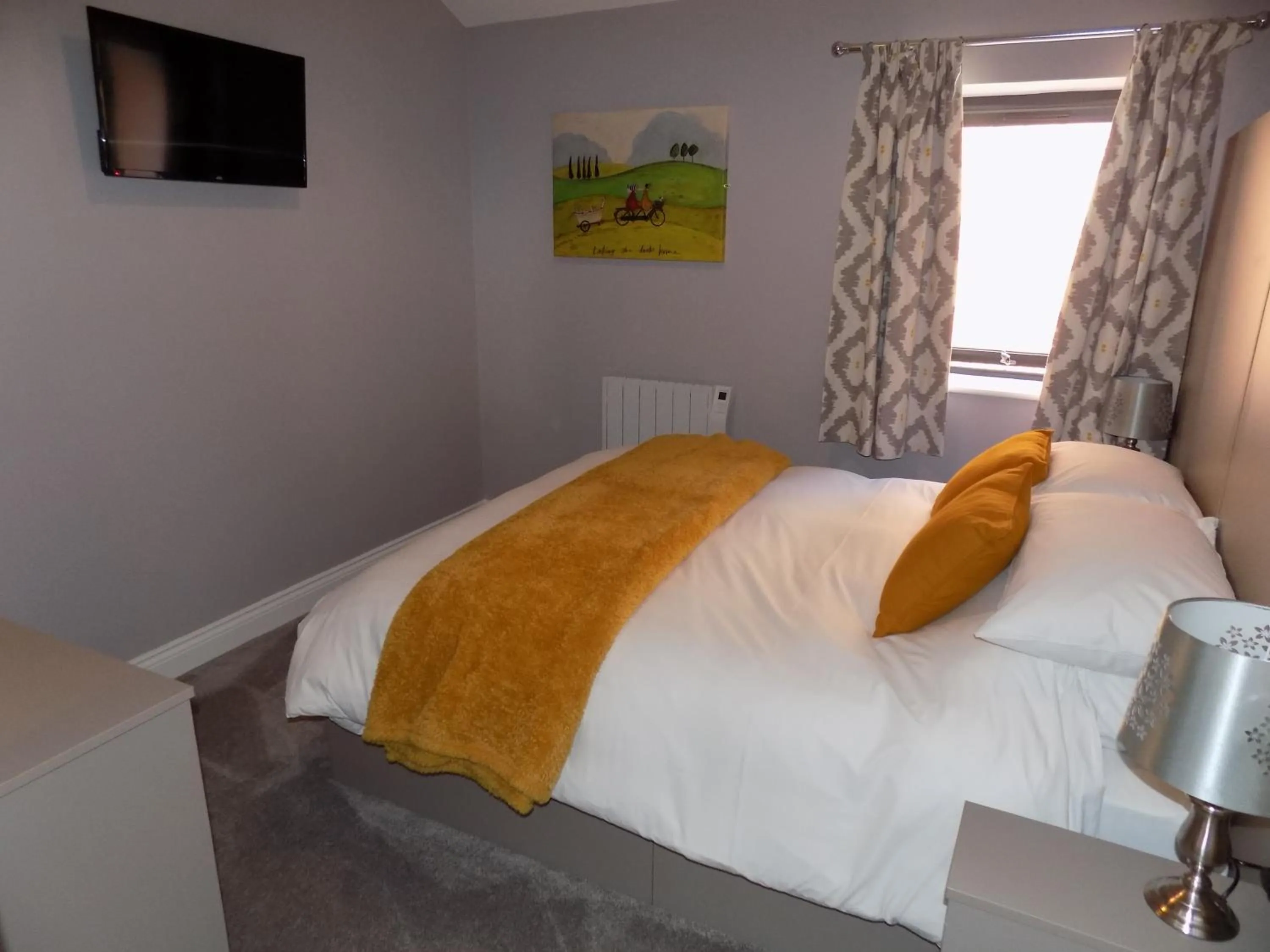 Bedroom, Bed in The Old Wool House Apartments