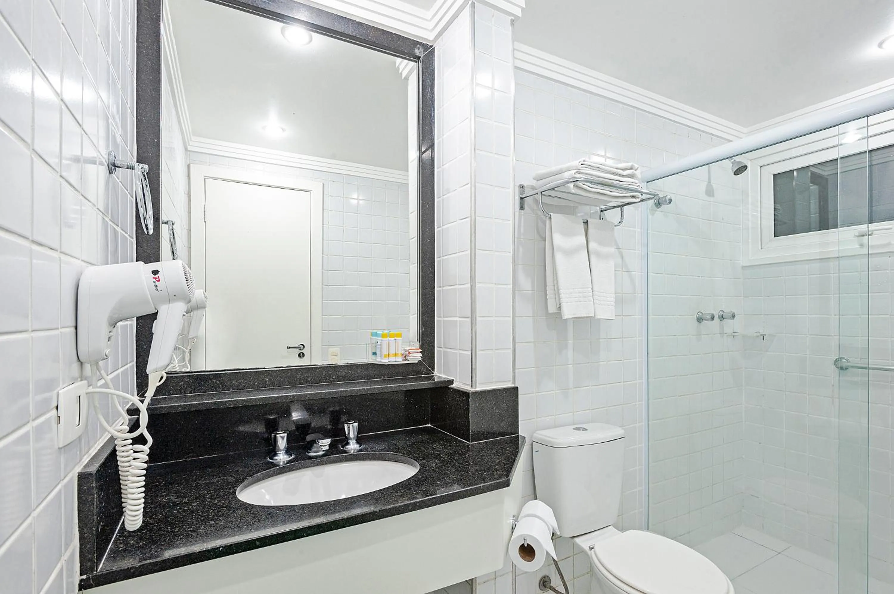 Toilet in Slim São Paulo Congonhas