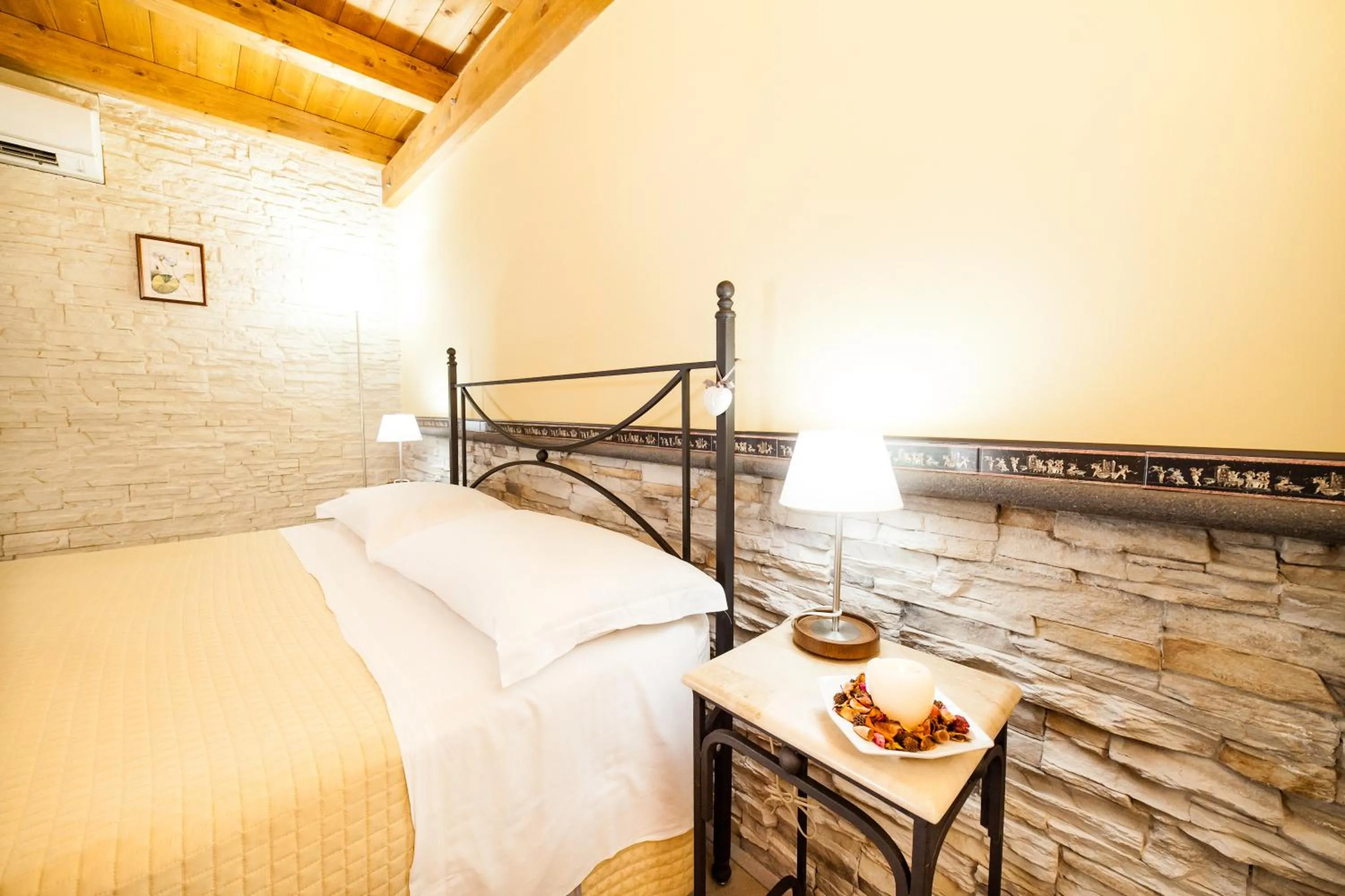 Photo of the whole room, Bed in B&B La Casa Di Plinio