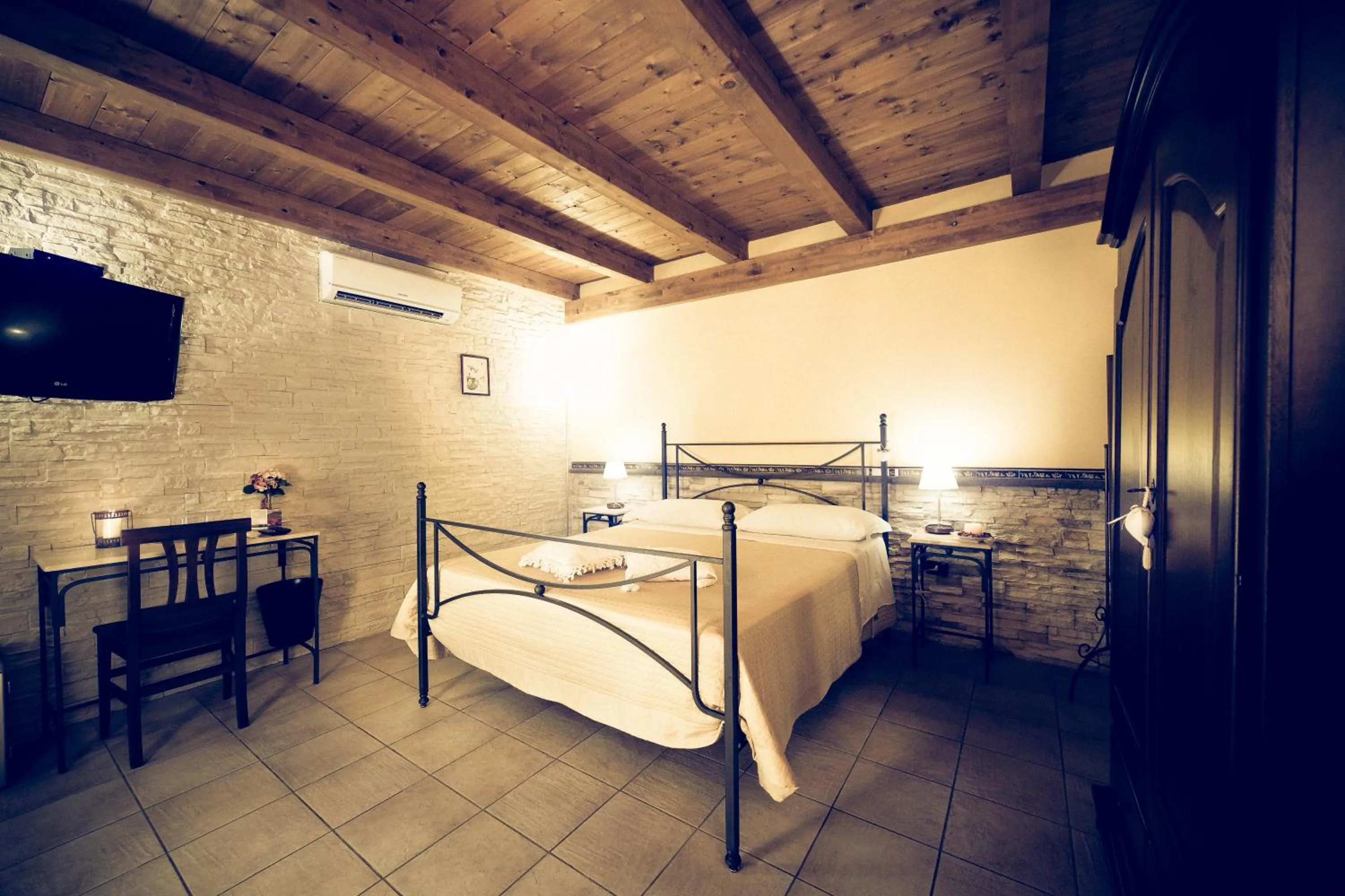 Photo of the whole room, Bed in B&B La Casa Di Plinio