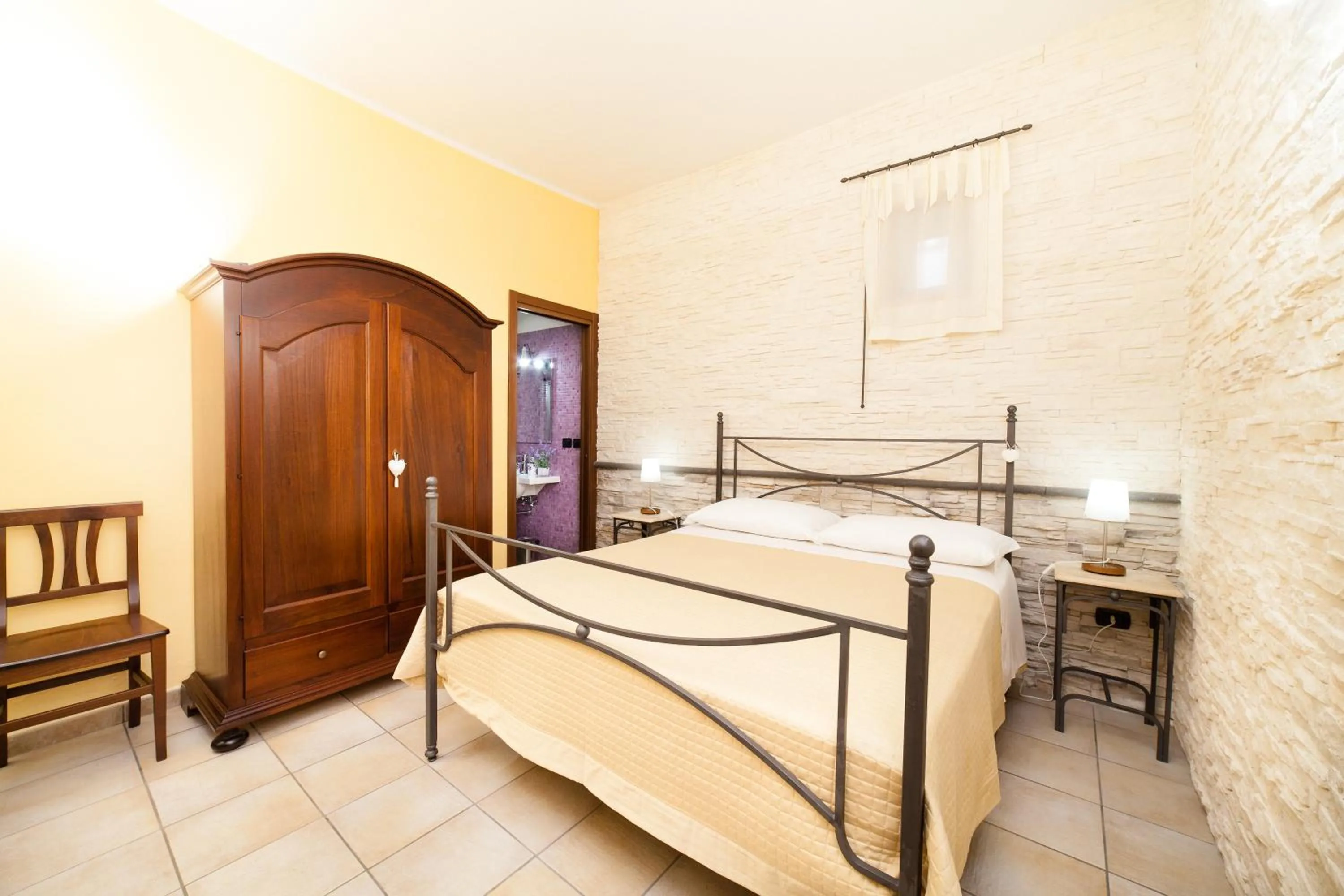 Photo of the whole room, Bed in B&B La Casa Di Plinio