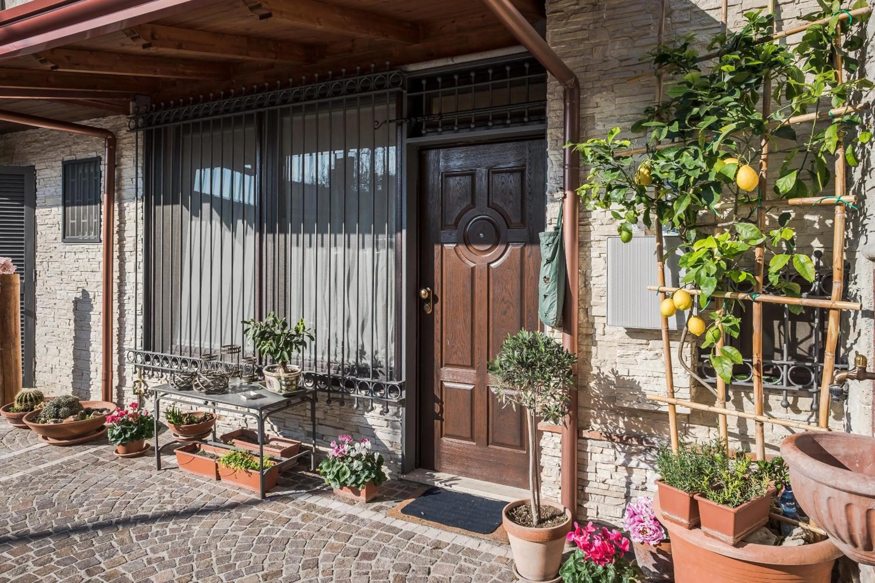 Facade/entrance in B&B La Casa Di Plinio