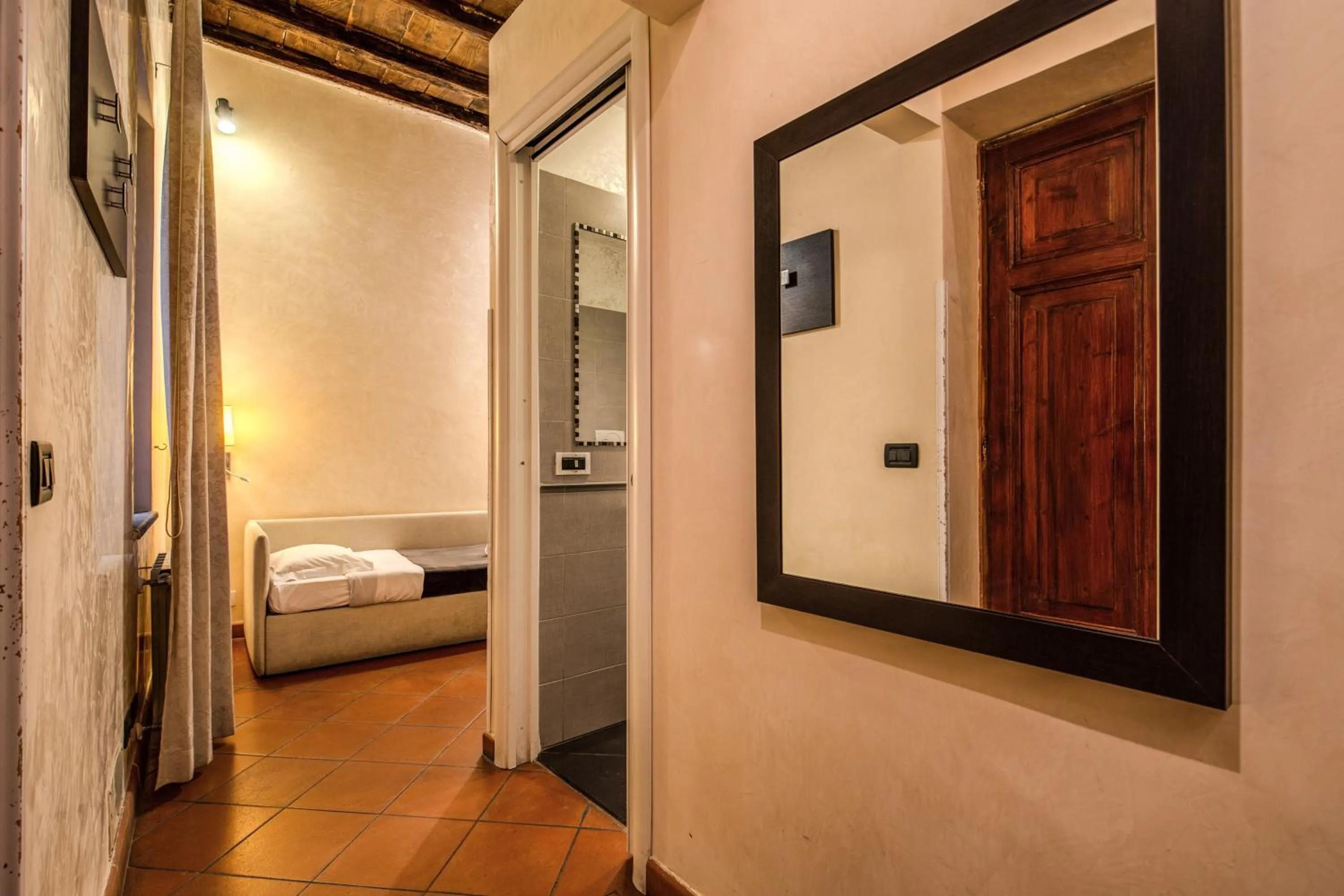 Bed in Guest House o Affittacamere Magenta Fico 2