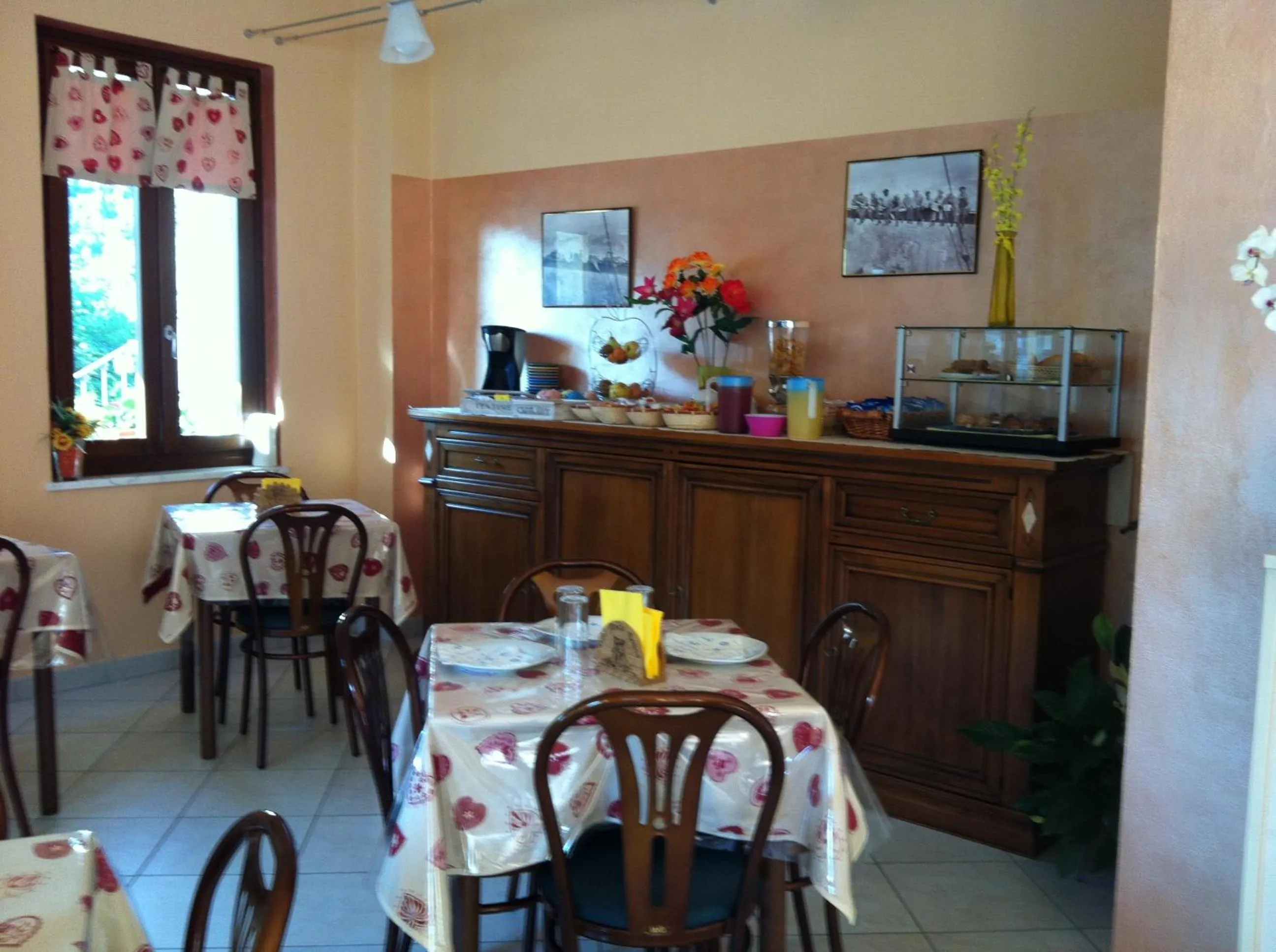 Restaurant/places to eat in Chalet Monte Nebius