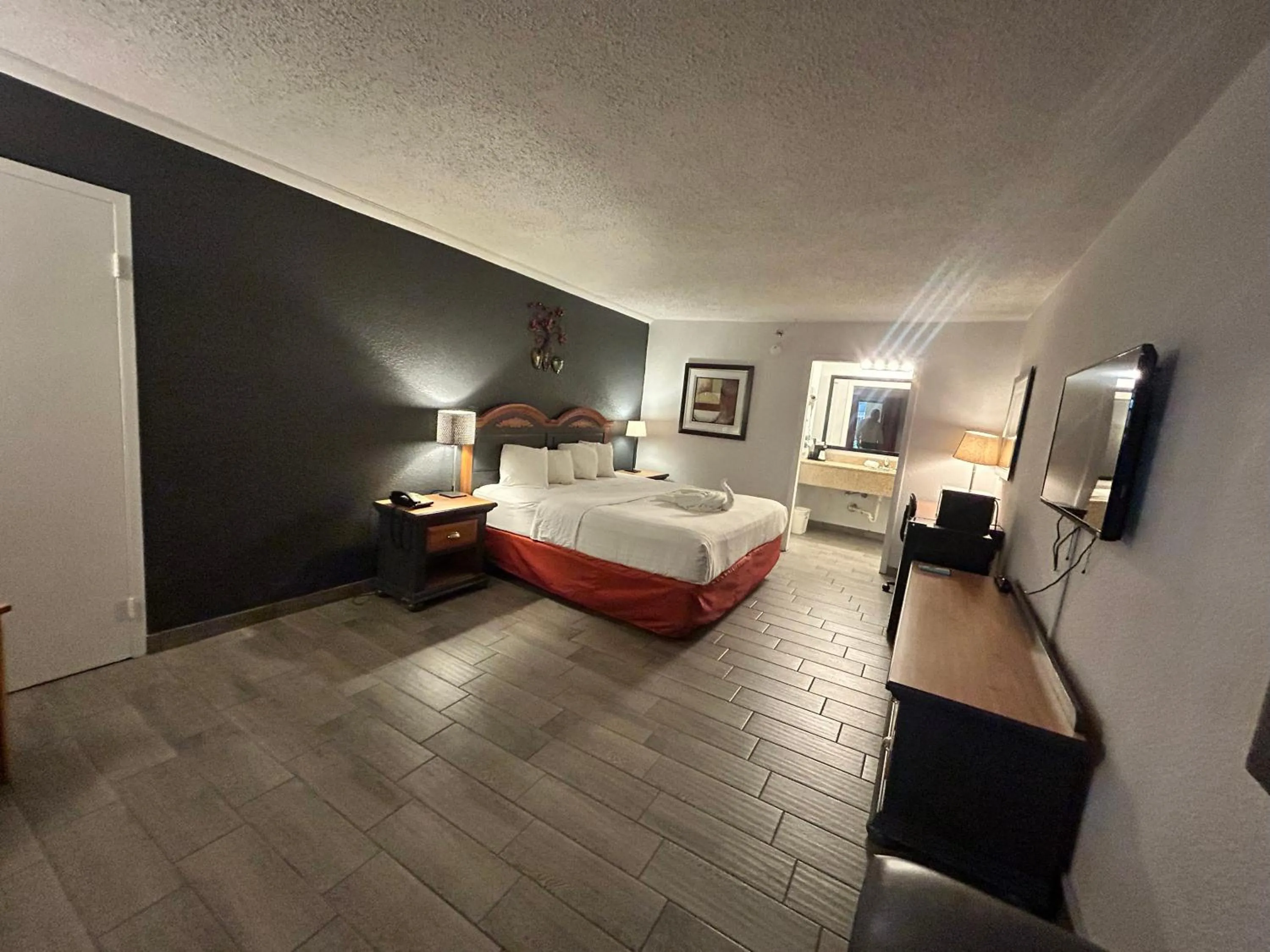 Bedroom, Bed in Suite Dreams Motel By Capital O Mattoon I - 57