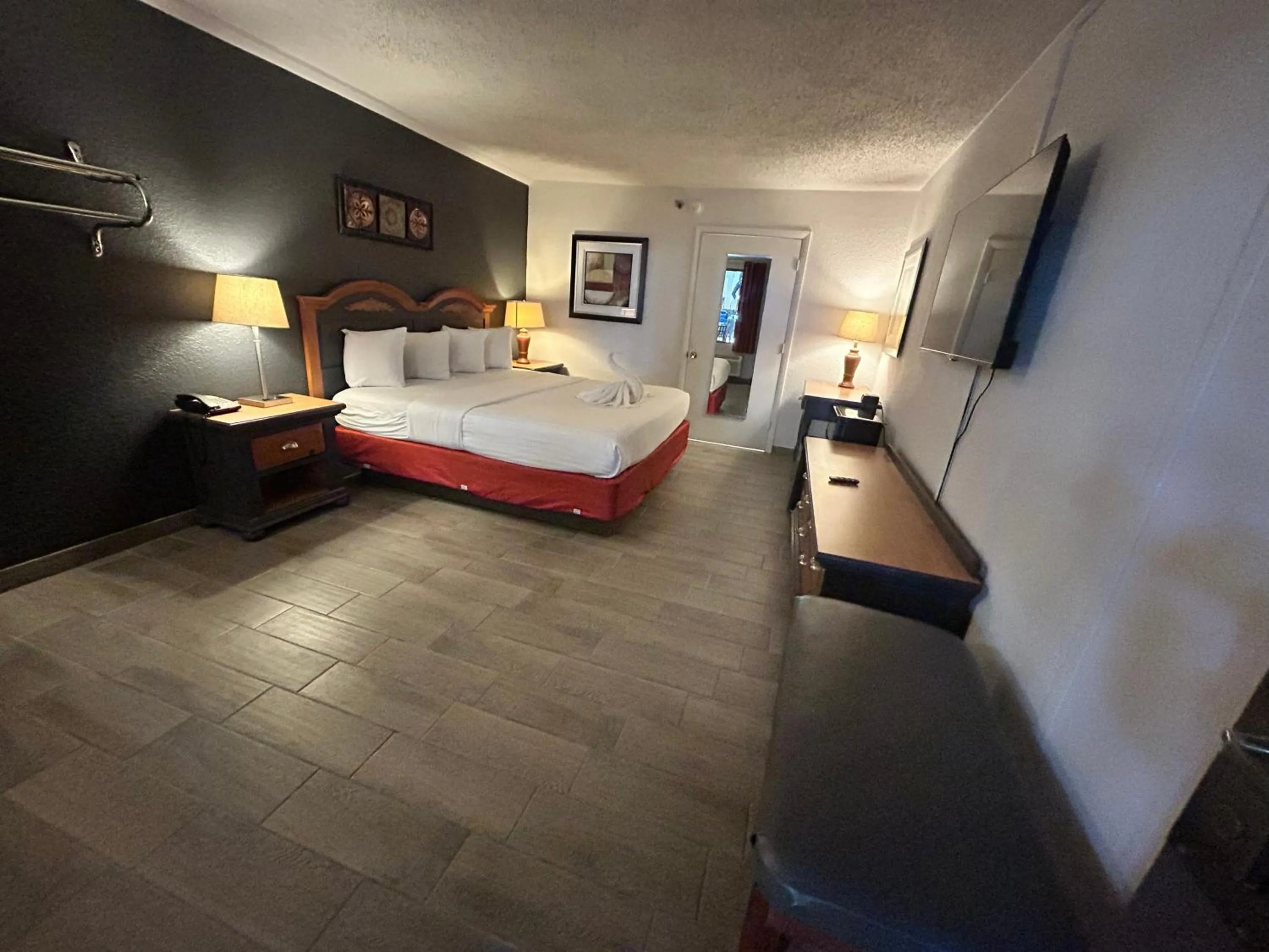 Bedroom, Bed in Suite Dreams Motel By Capital O Mattoon I - 57