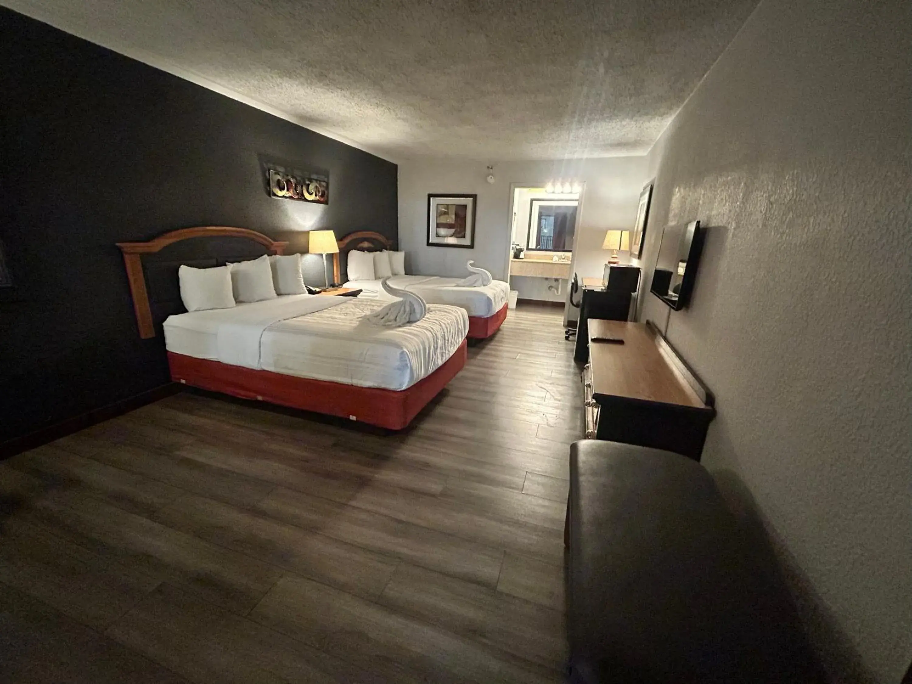 2 Full Bed in Suite Dreams Motel By Capital O Mattoon I - 57 2 Full Bed in Suite Dreams Motel By Capital O Mattoon I - 57