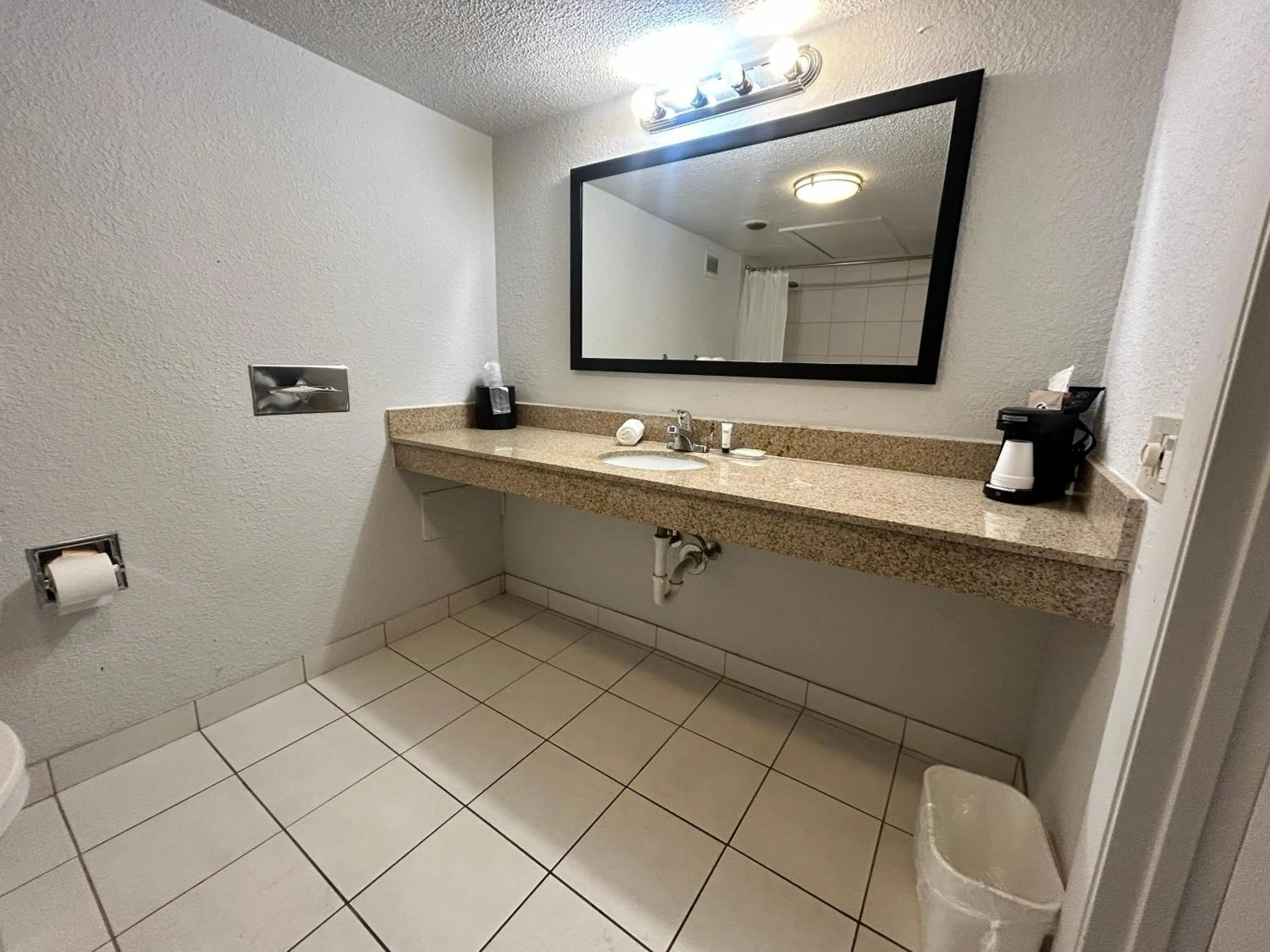 Bathroom in Suite Dreams Motel By Capital O Mattoon I - 57