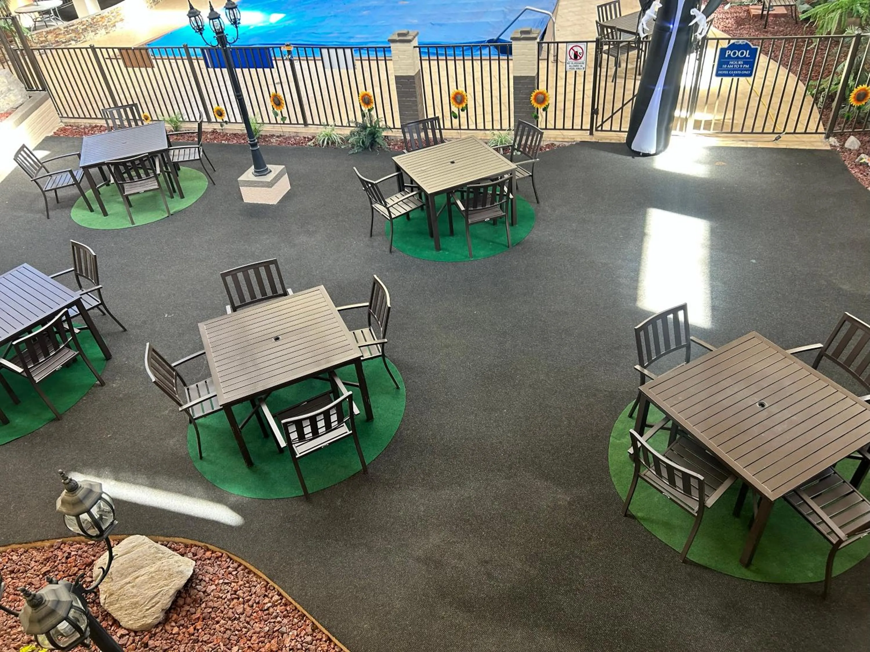 Restaurant/places to eat in Suite Dreams Motel By Capital O Mattoon I - 57