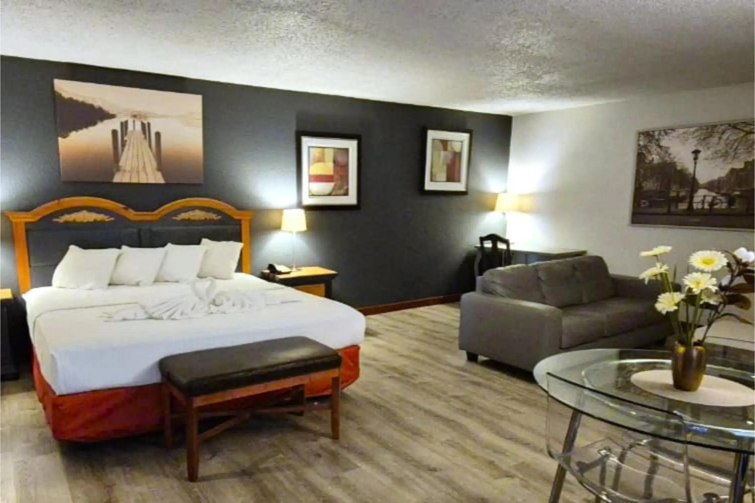 Bedroom, Bed in Suite Dreams Motel By Capital O Mattoon I - 57 Bedroom, Bed in Suite Dreams Motel By Capital O Mattoon I - 57