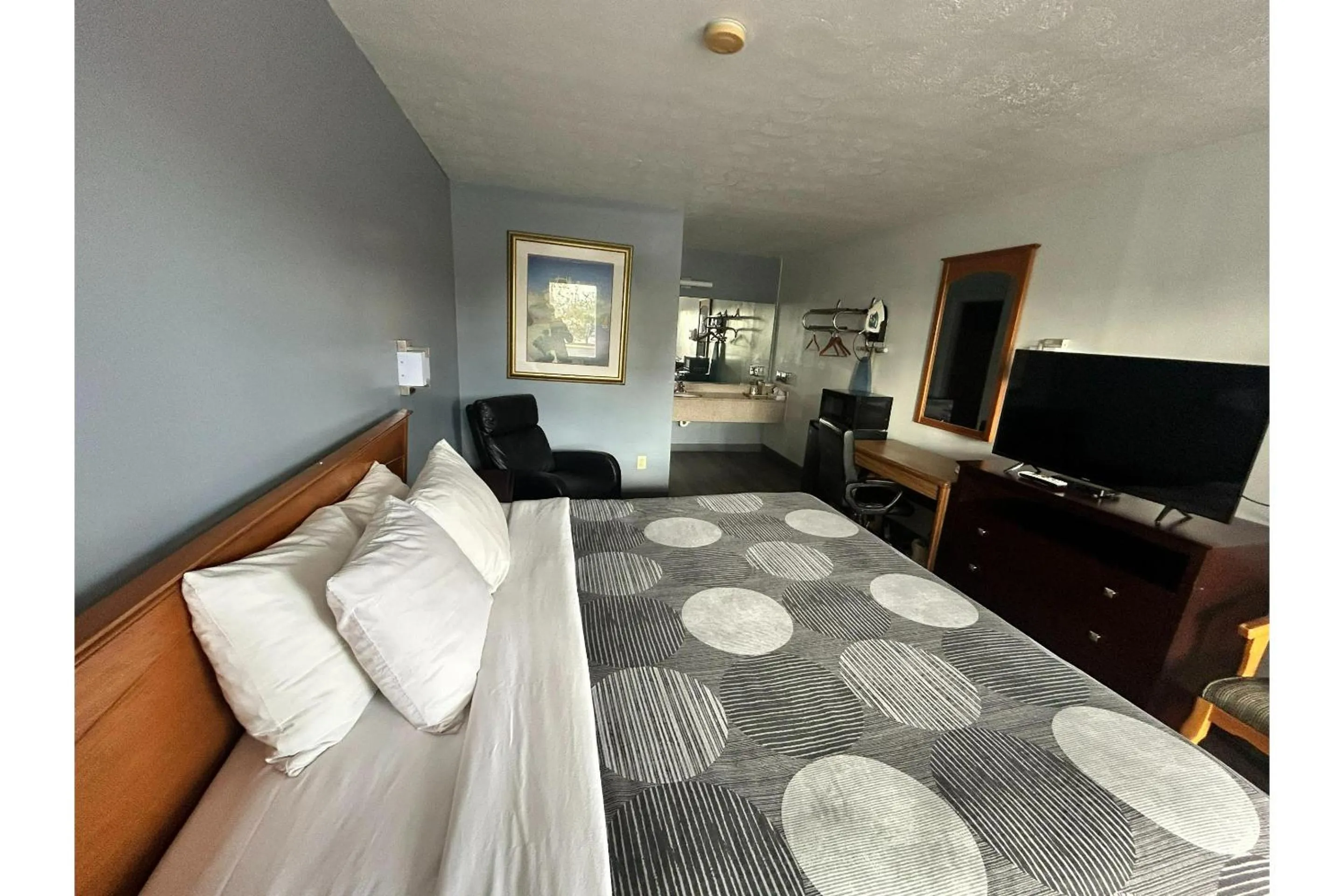 Bedroom, Bed in Suite Dreams Motel By Capital O Mattoon I - 57