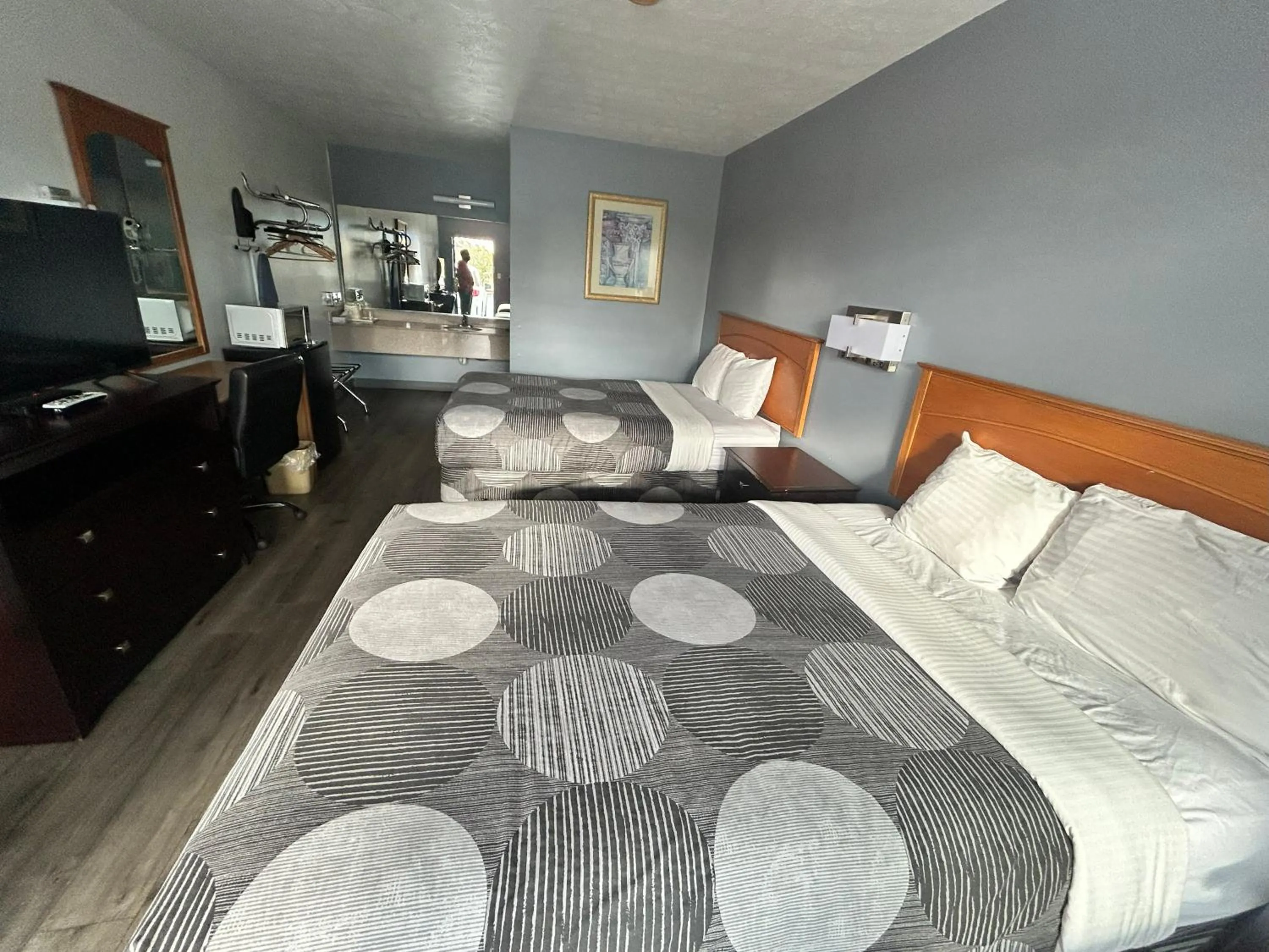 Bedroom, Bed in Suite Dreams Motel By Capital O Mattoon I - 57