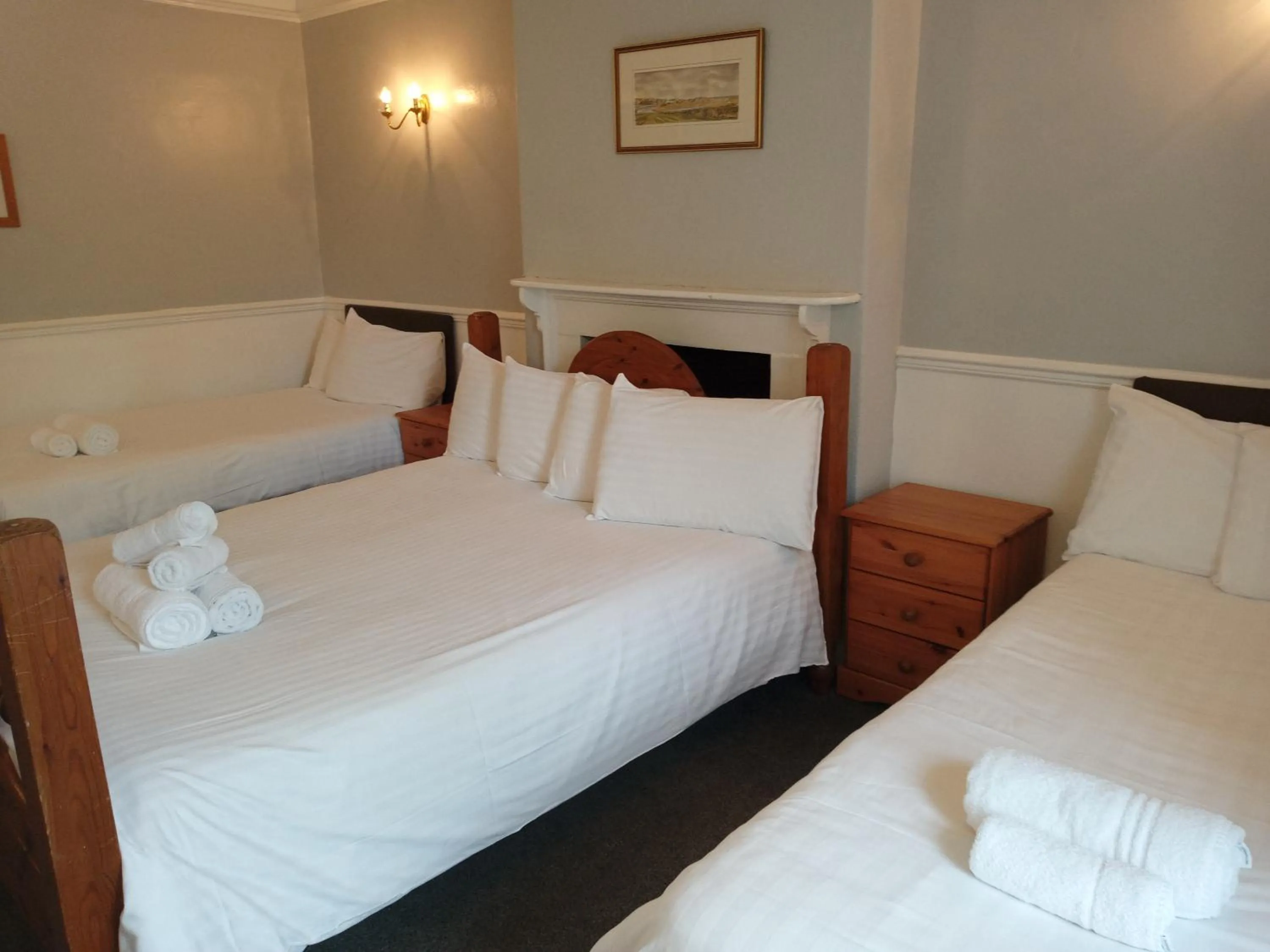 Bed in Blue Bell Hotel