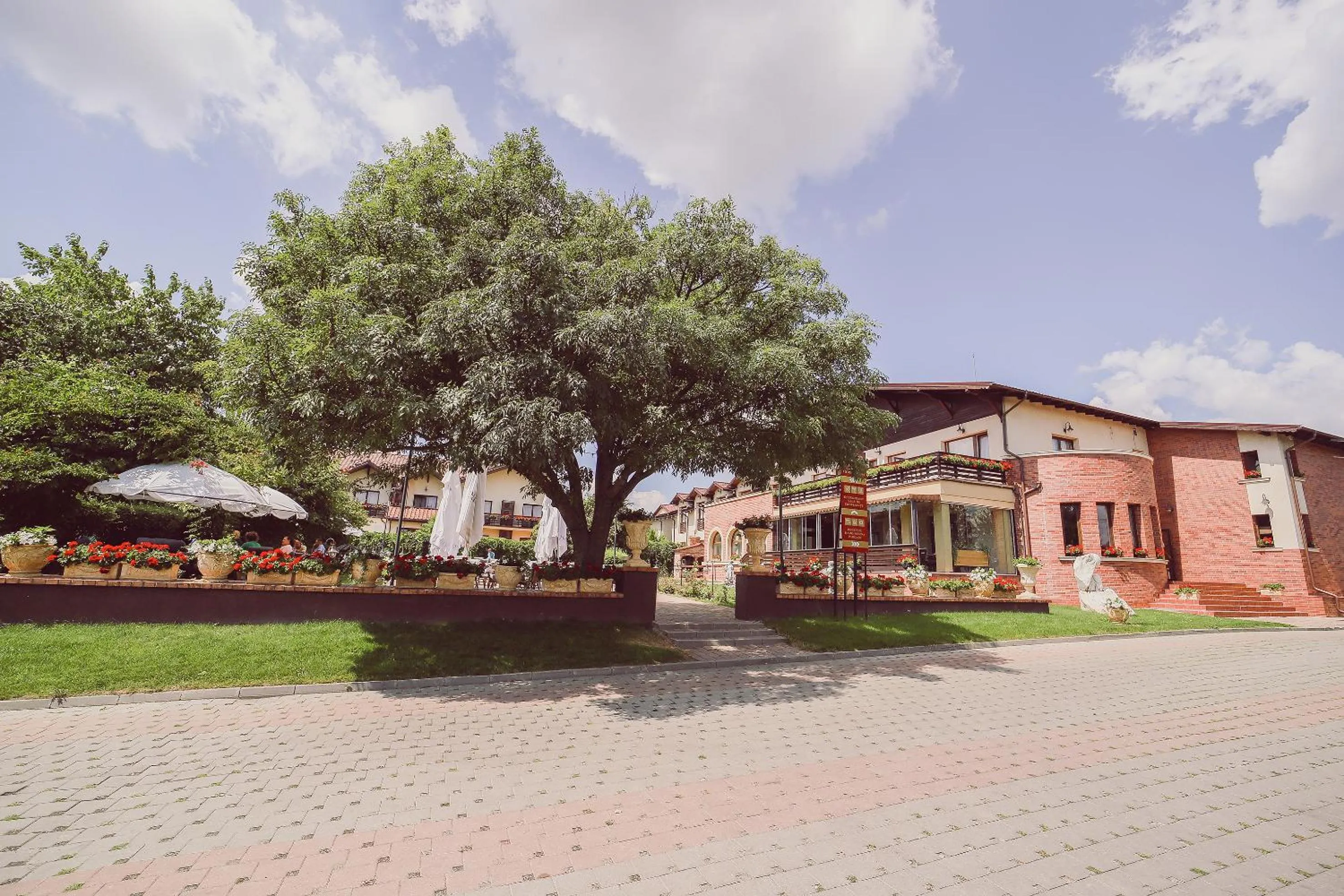 C&C Karo Resort