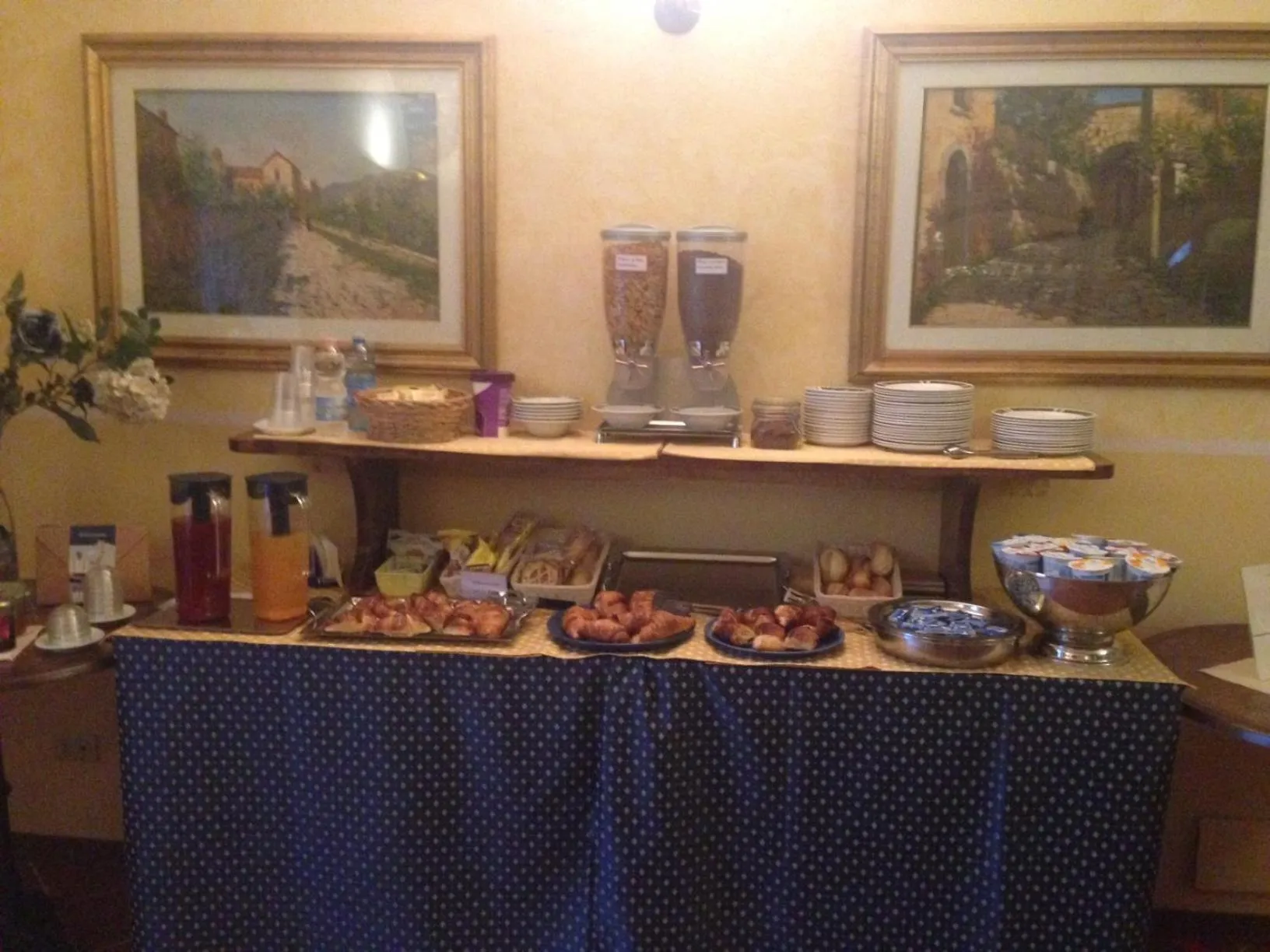 Food and drinks in Hotel Filippeschi