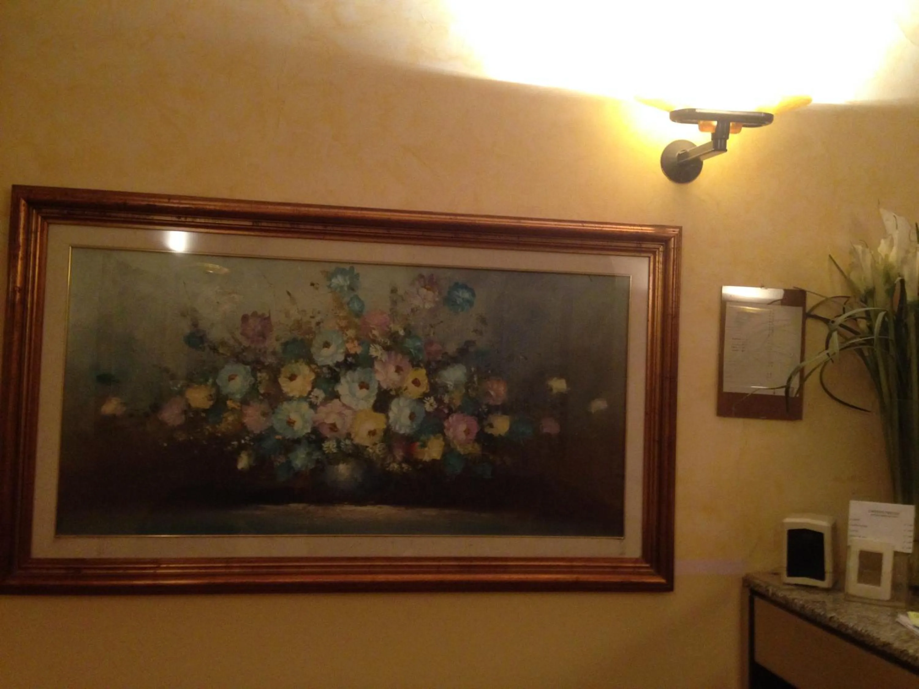 Communal lounge/ TV room in Hotel Filippeschi