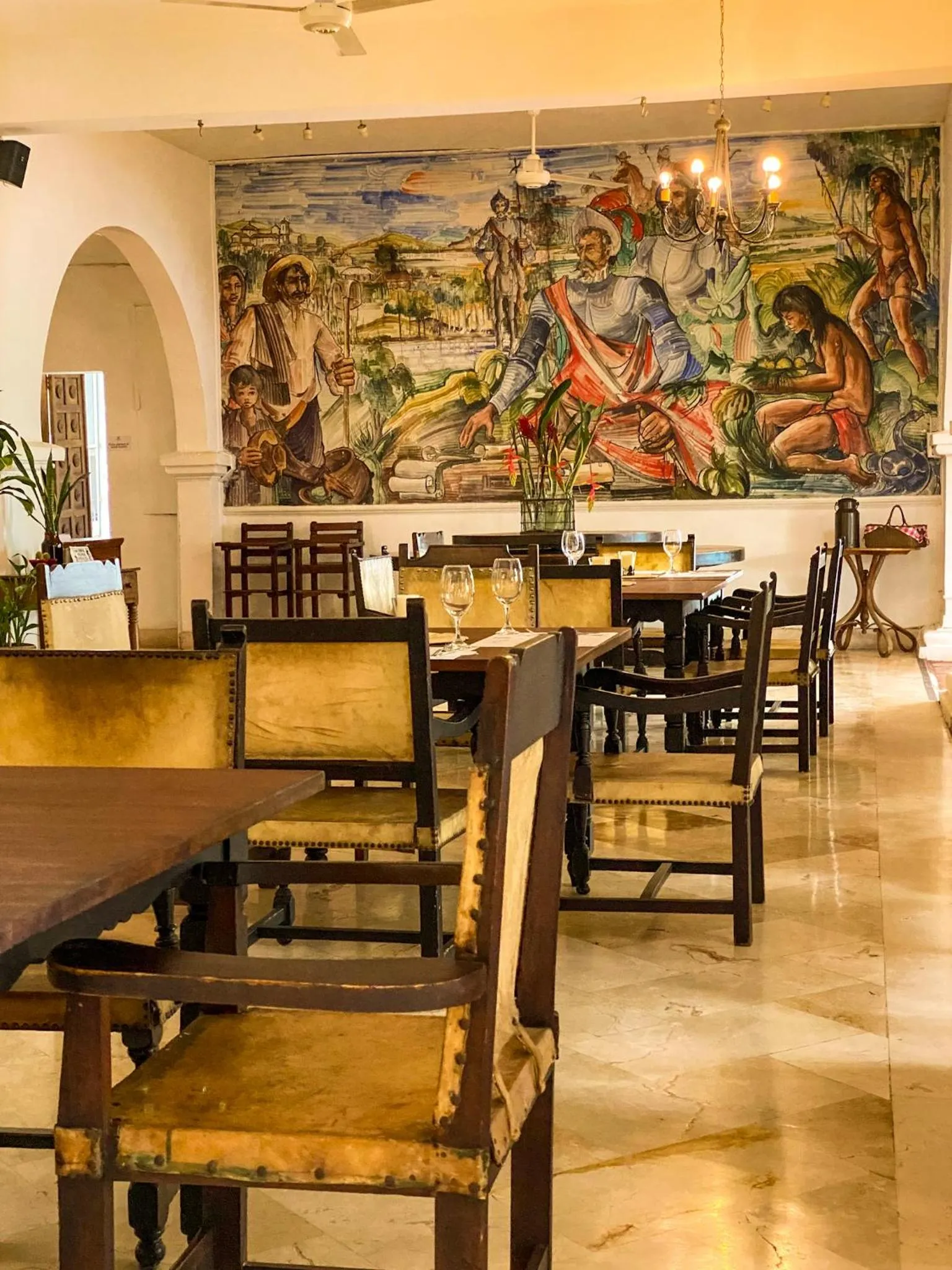 Restaurant/places to eat in Hotel Mariscal Robledo