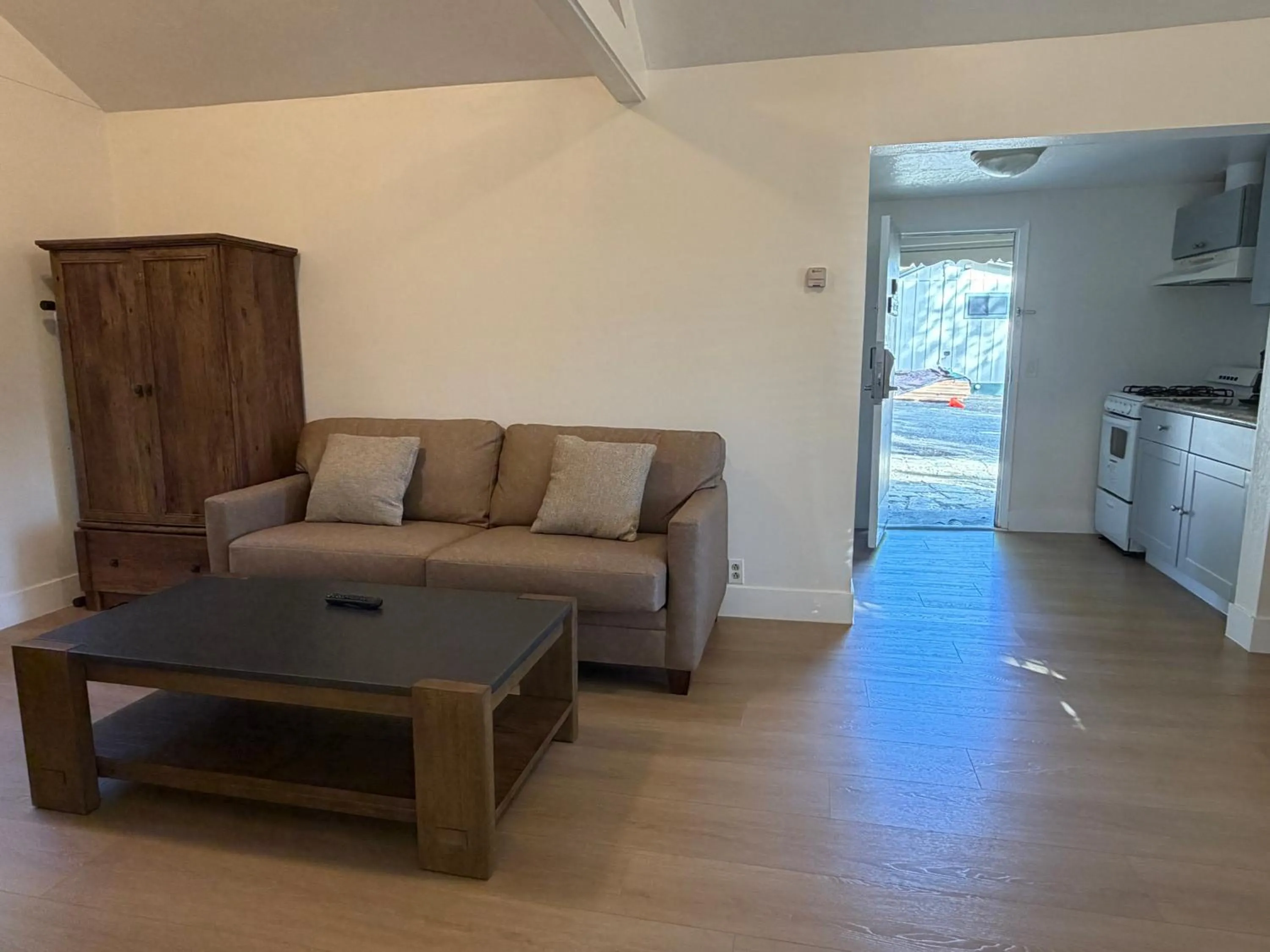 Kitchen or kitchenette in Carmel Resort Inn