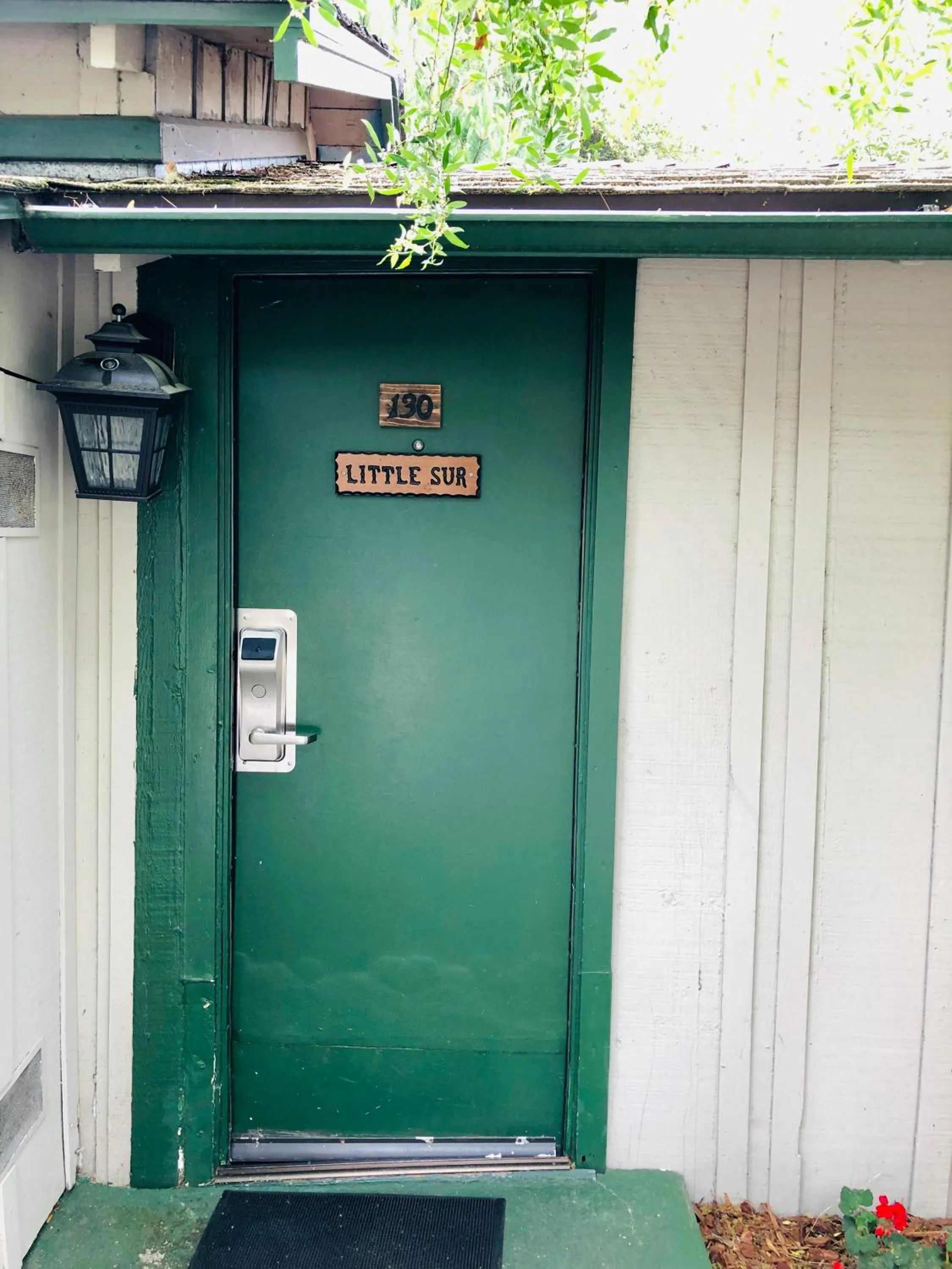 Facade/entrance in Carmel Resort Inn