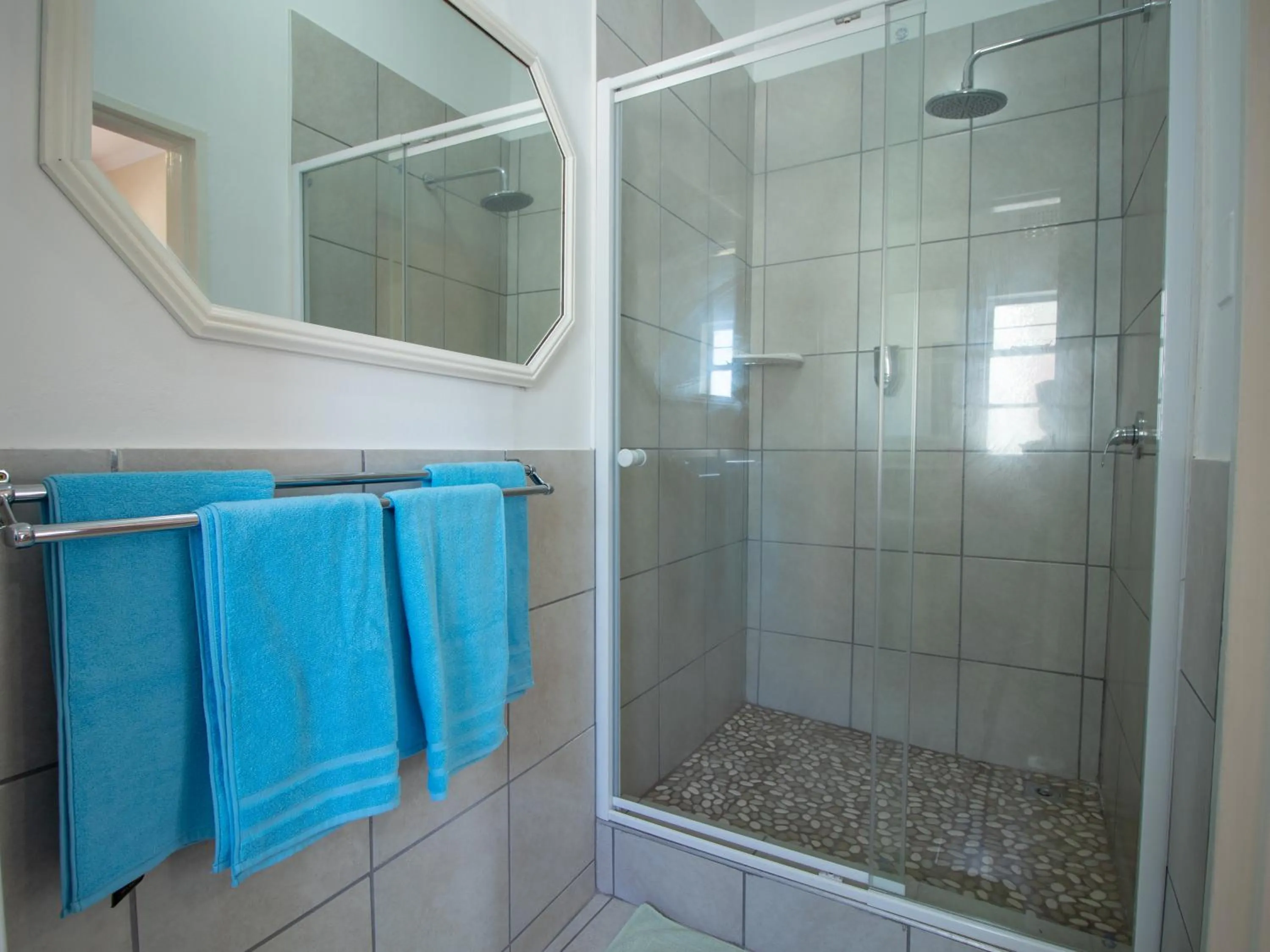 Shower in Green Olive Guesthouse