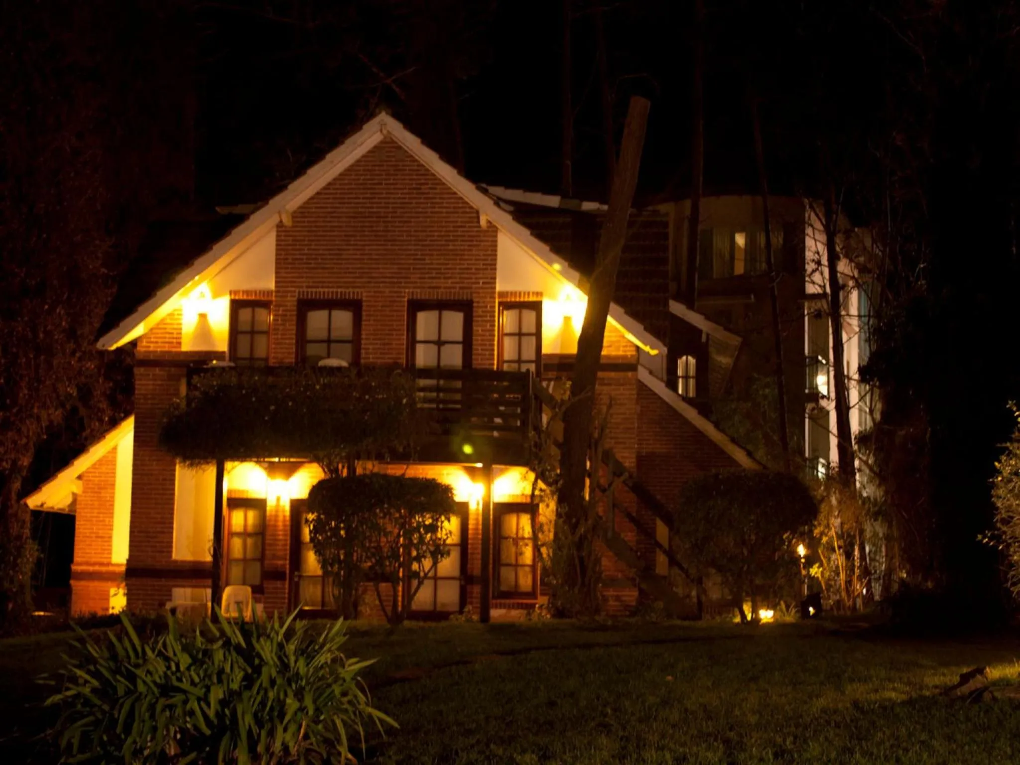 Facade/entrance in Posada del Bosque By HS